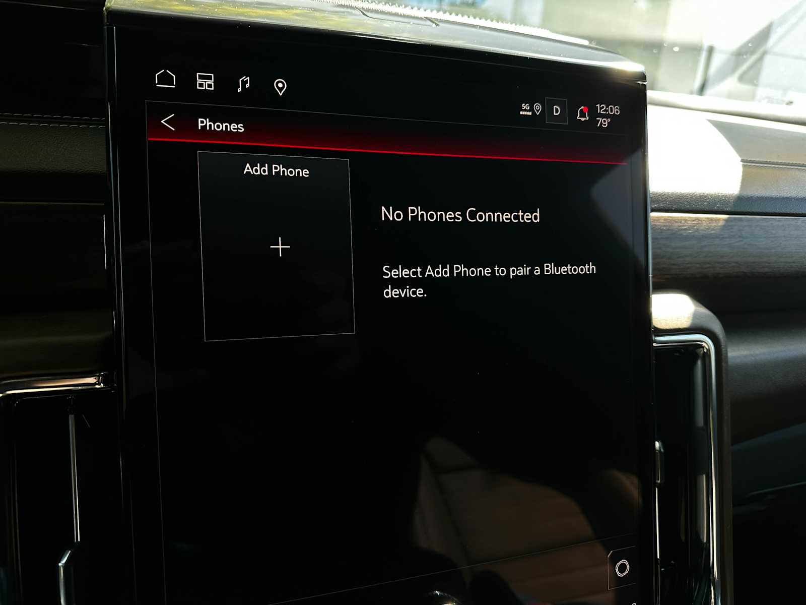 Used 2025 White Frost Tricoat GMC Denali Ultimate image 13
