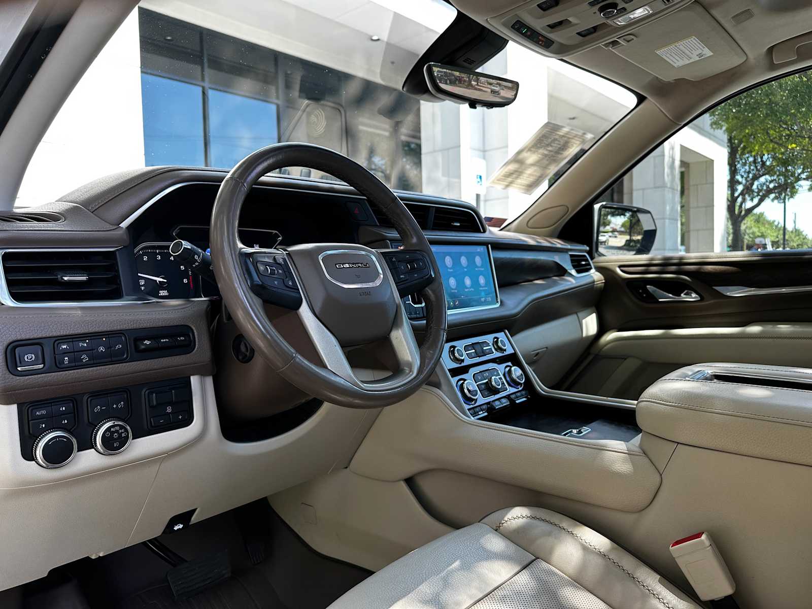 Used 2021 WHITE FROST TRICOAT GMC Denali image 8