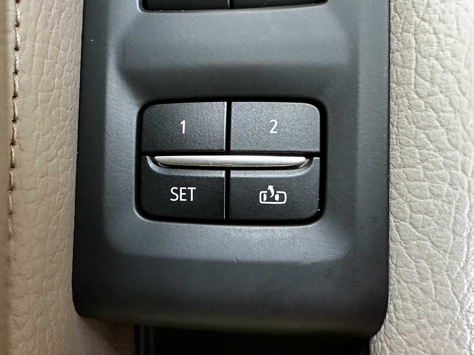 Used 2021 WHITE FROST TRICOAT GMC Denali image 17