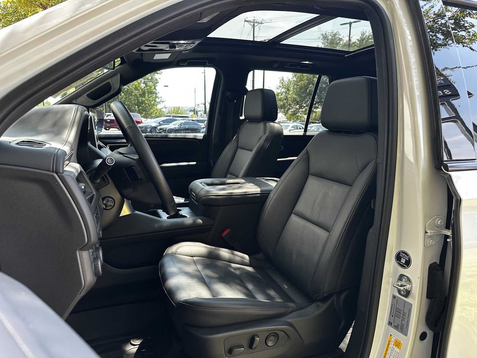 Used 2024 Iridescent Pearl Tricoat Chevrolet Z71 image 9