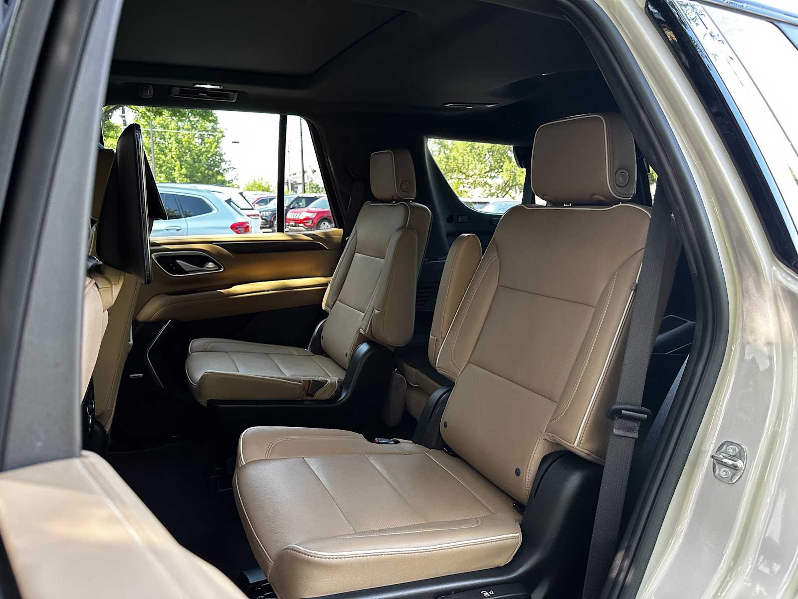 Used 2023 Empire Beige Metallic Chevrolet Premier image 23