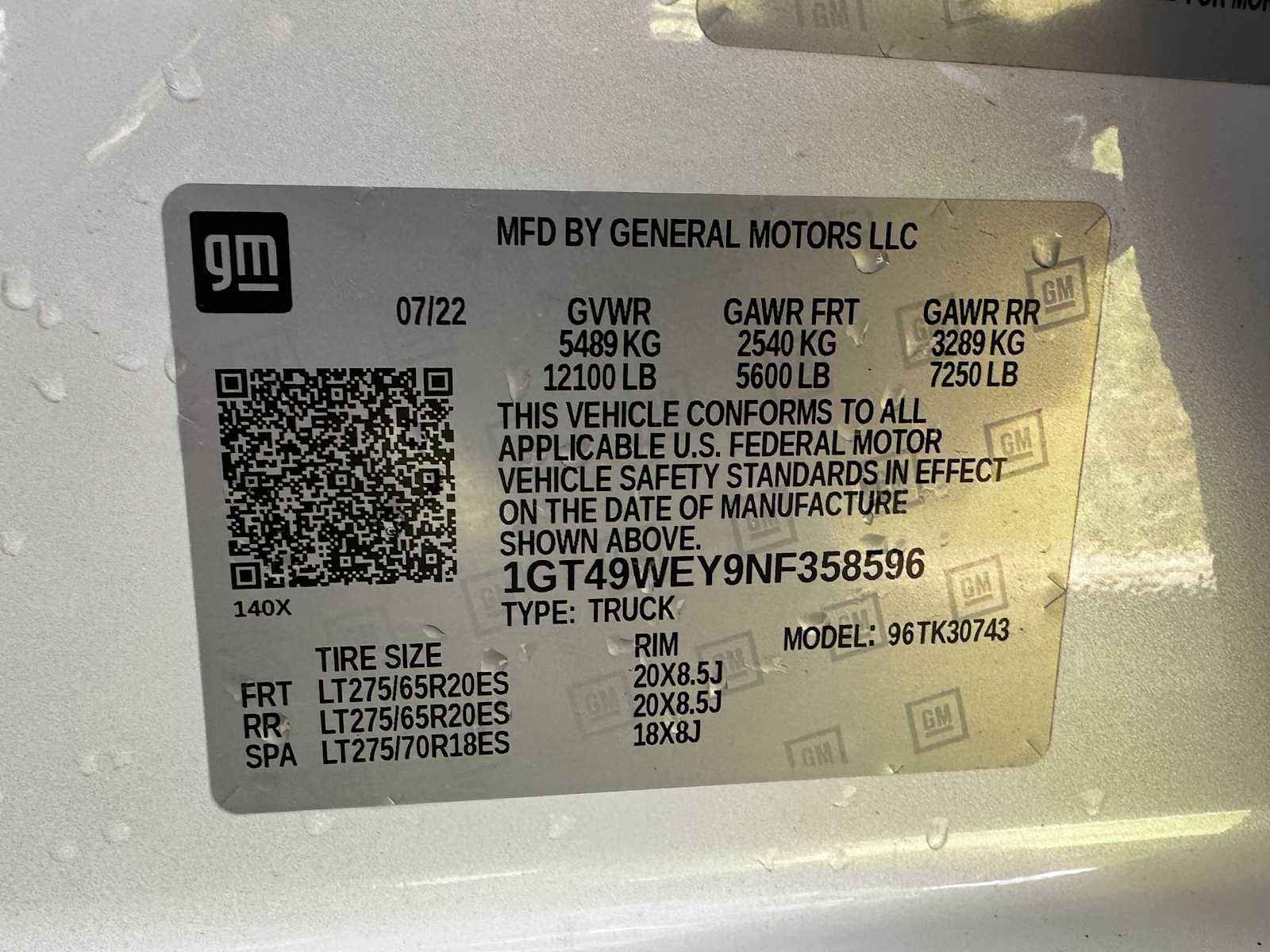Used 2022 White Frost Tricoat GMC Denali image 24