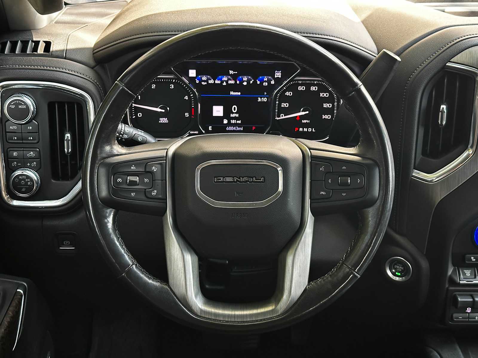 Used 2022 White Frost Tricoat GMC Denali image 20