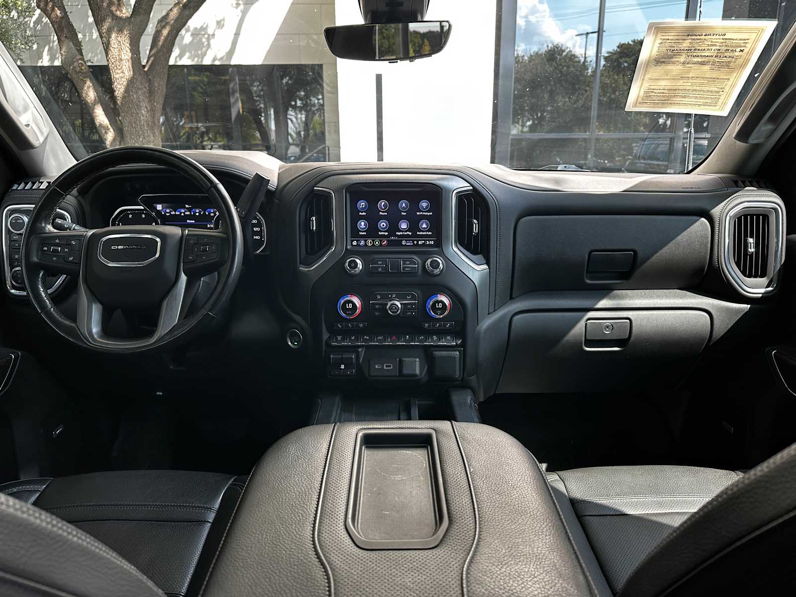 Used 2022 White Frost Tricoat GMC Denali image 19