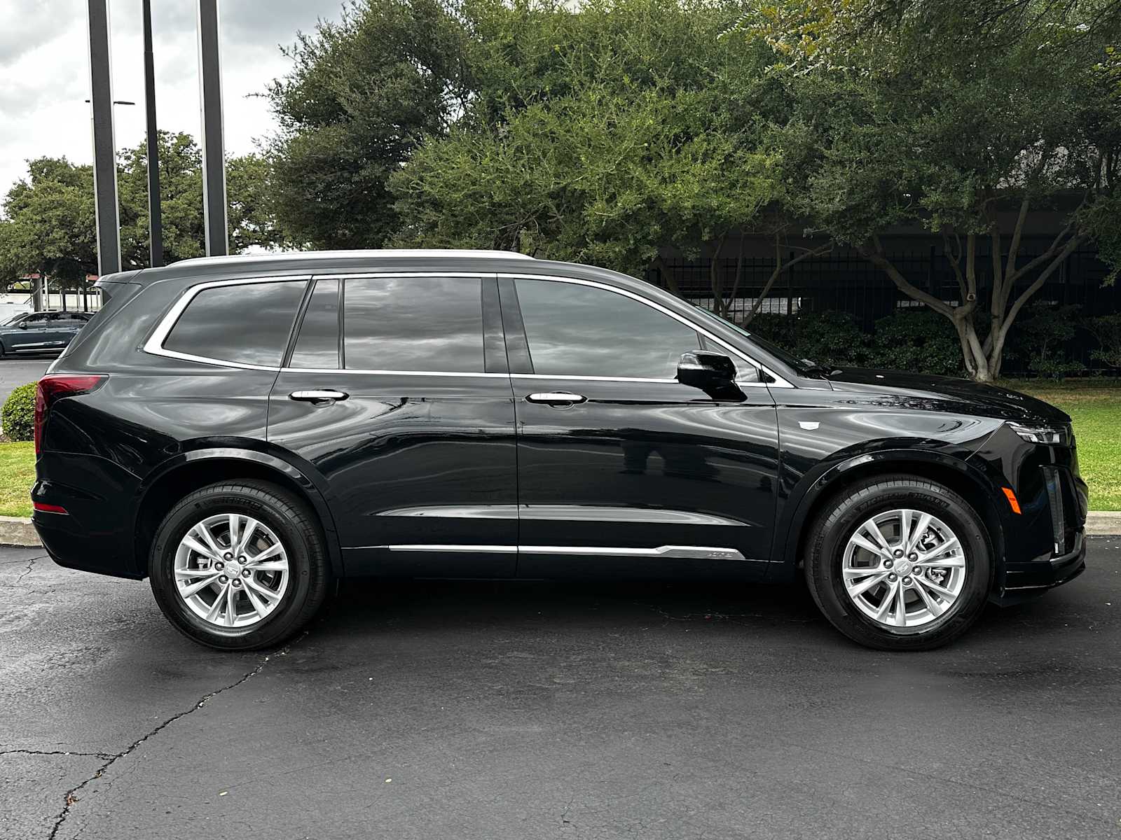 Used 2025 Stellar Black Metallic Cadillac Luxury image 6
