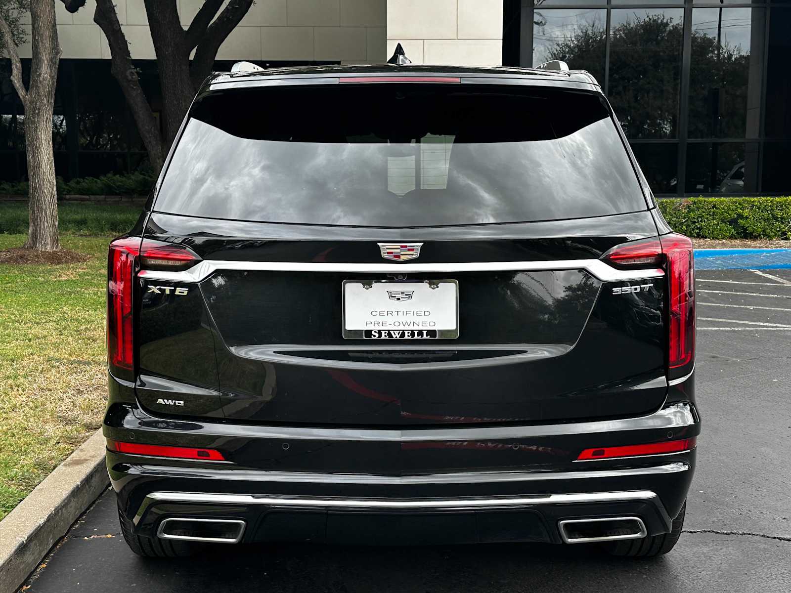 Used 2025 Stellar Black Metallic Cadillac Luxury image 3