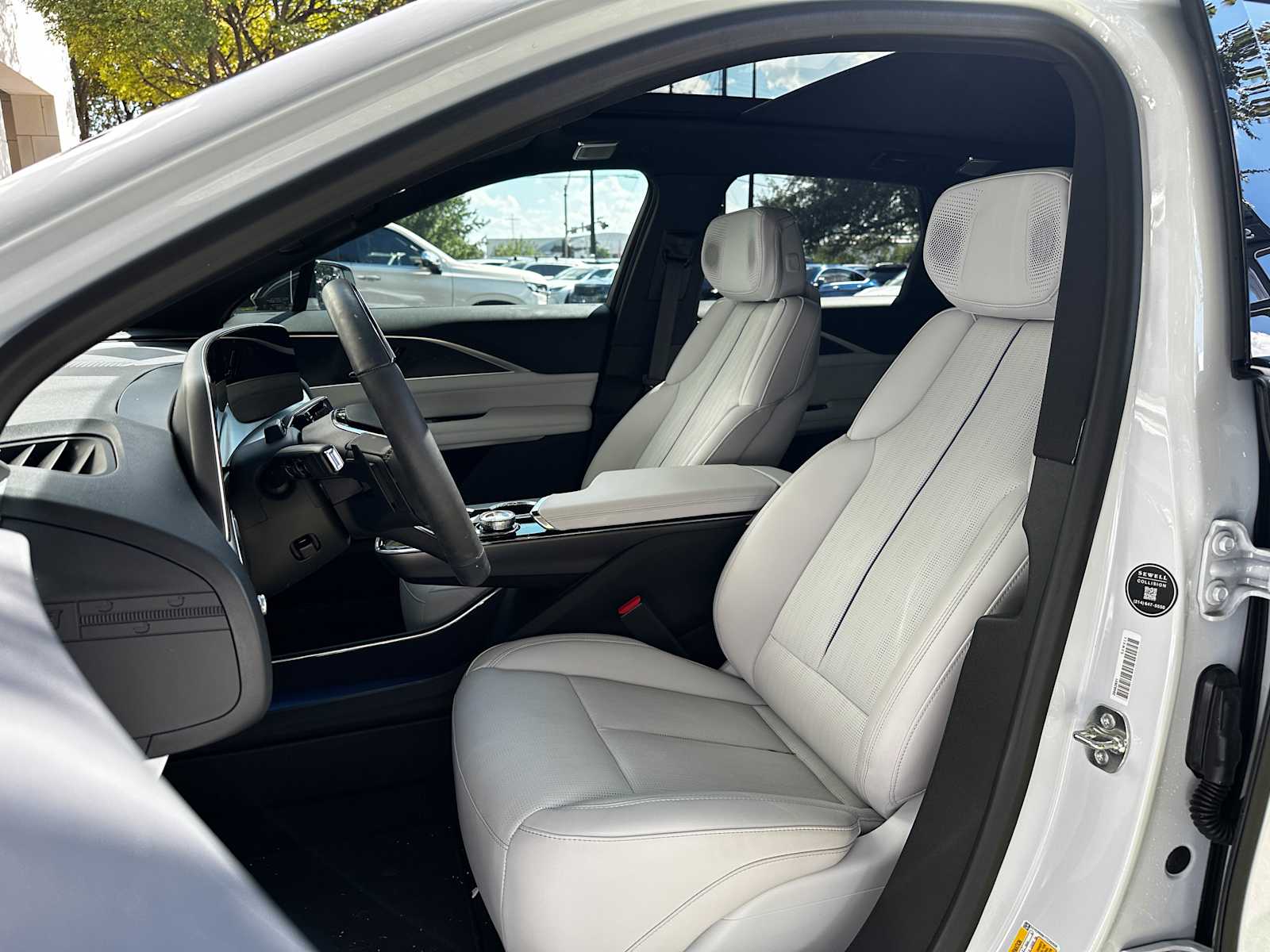 Certified Used 2026 Vibrant White Tricoat Cadillac Premium Luxury image 9