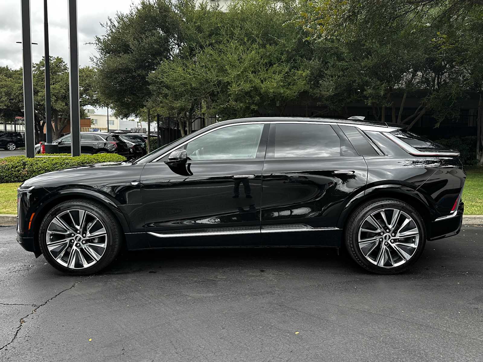 Certified Used 2026 Stellar Black Metallic Cadillac Signature Luxury image 5