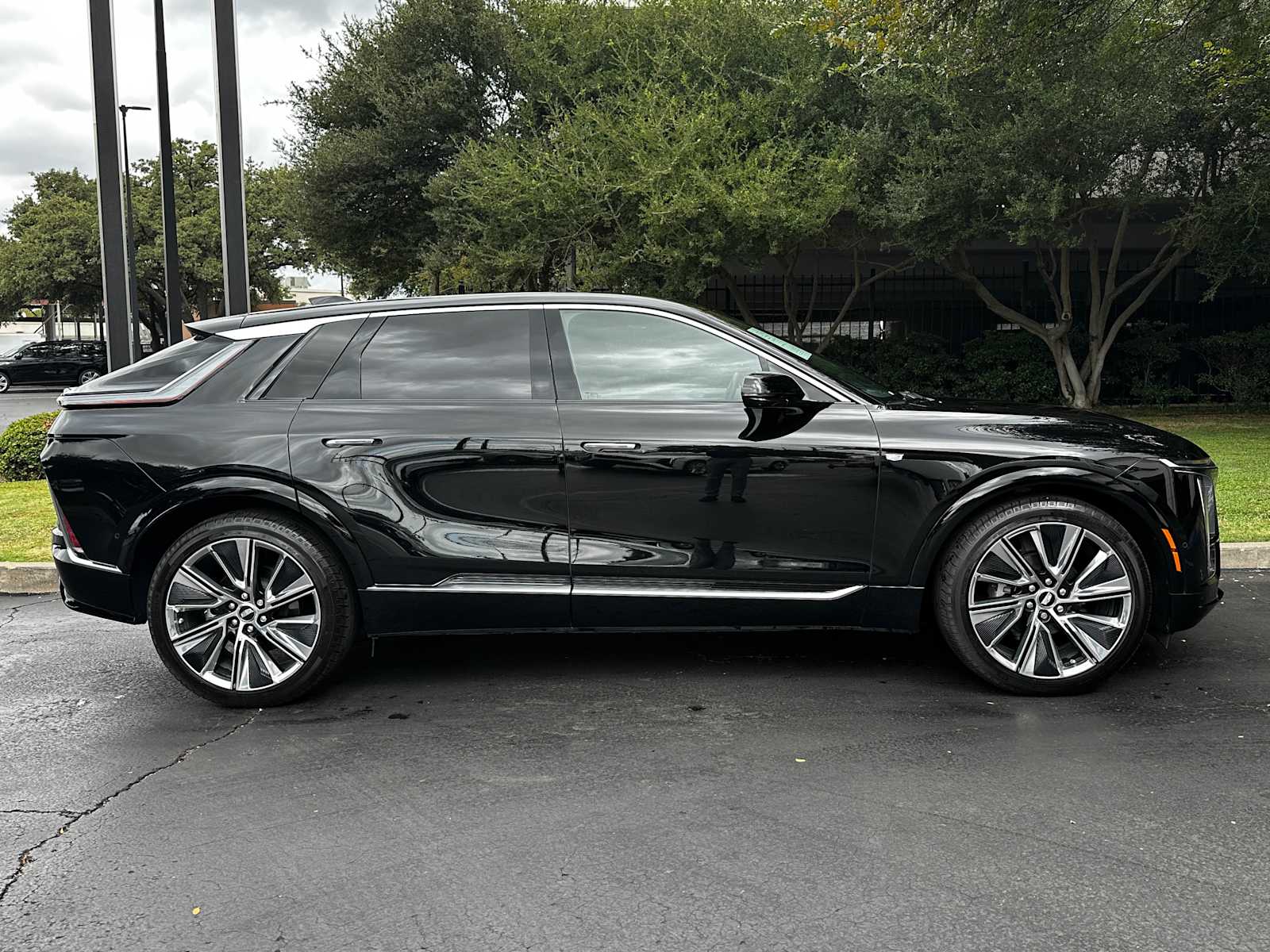 Certified Used 2026 Stellar Black Metallic Cadillac Signature Luxury image 6