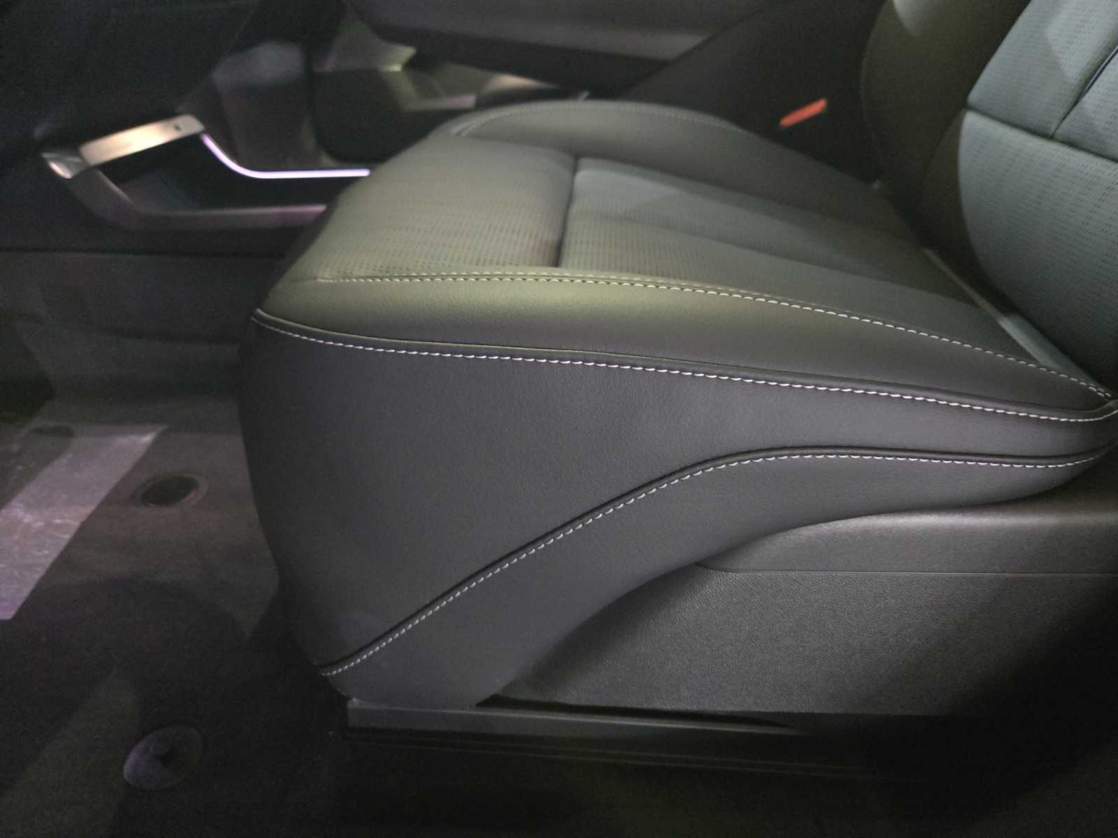 2027 Cadillac LYRIQ Premium Sport - Photo 17