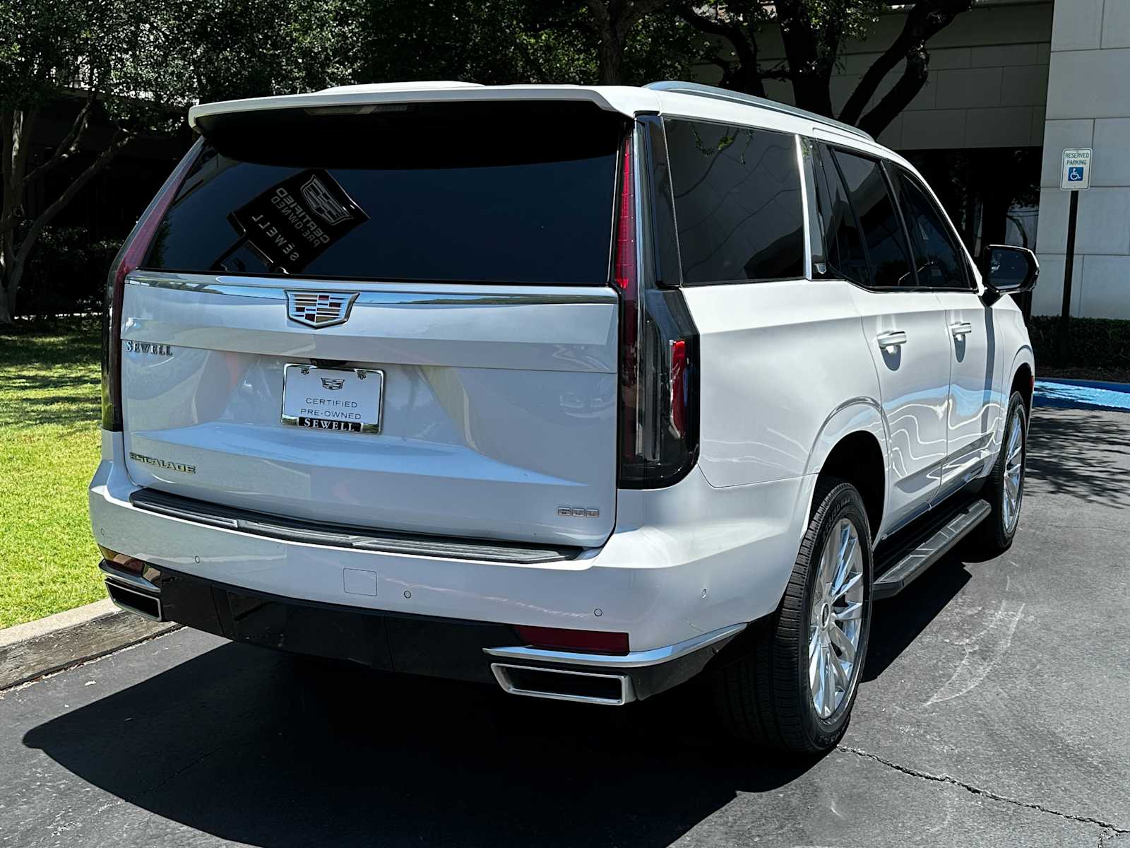 Certified Used 2023 Crystal White Tricoat Cadillac 4WD Premium Luxury image 4