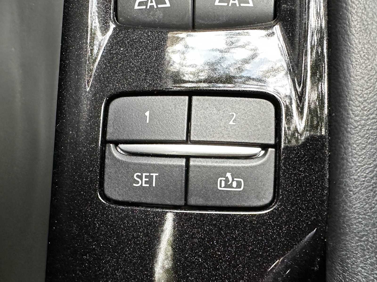 Used 2022 Satin Steel Metallic Cadillac Sport Platinum image 19