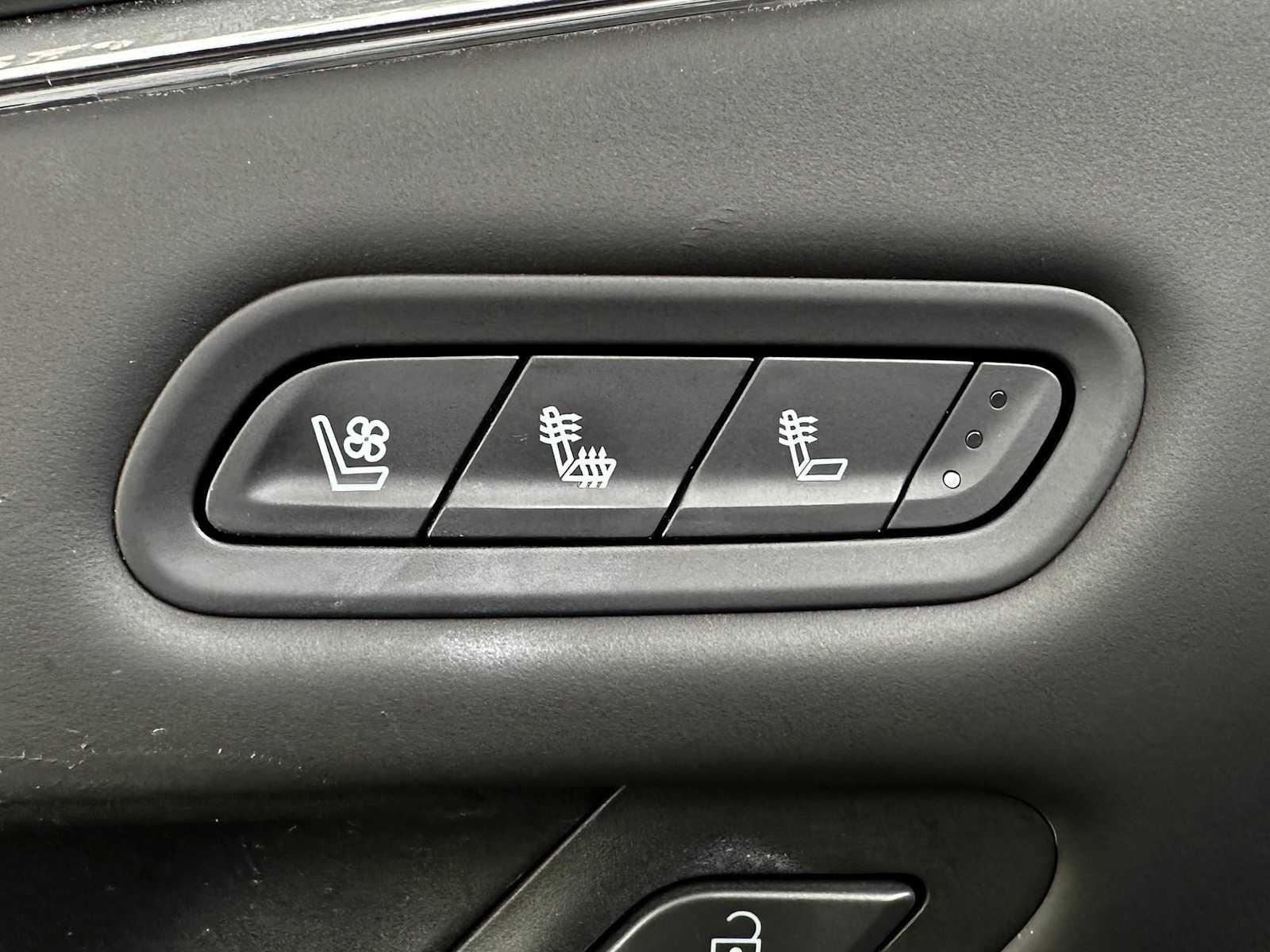 Used 2022 Satin Steel Metallic Cadillac Sport Platinum image 18