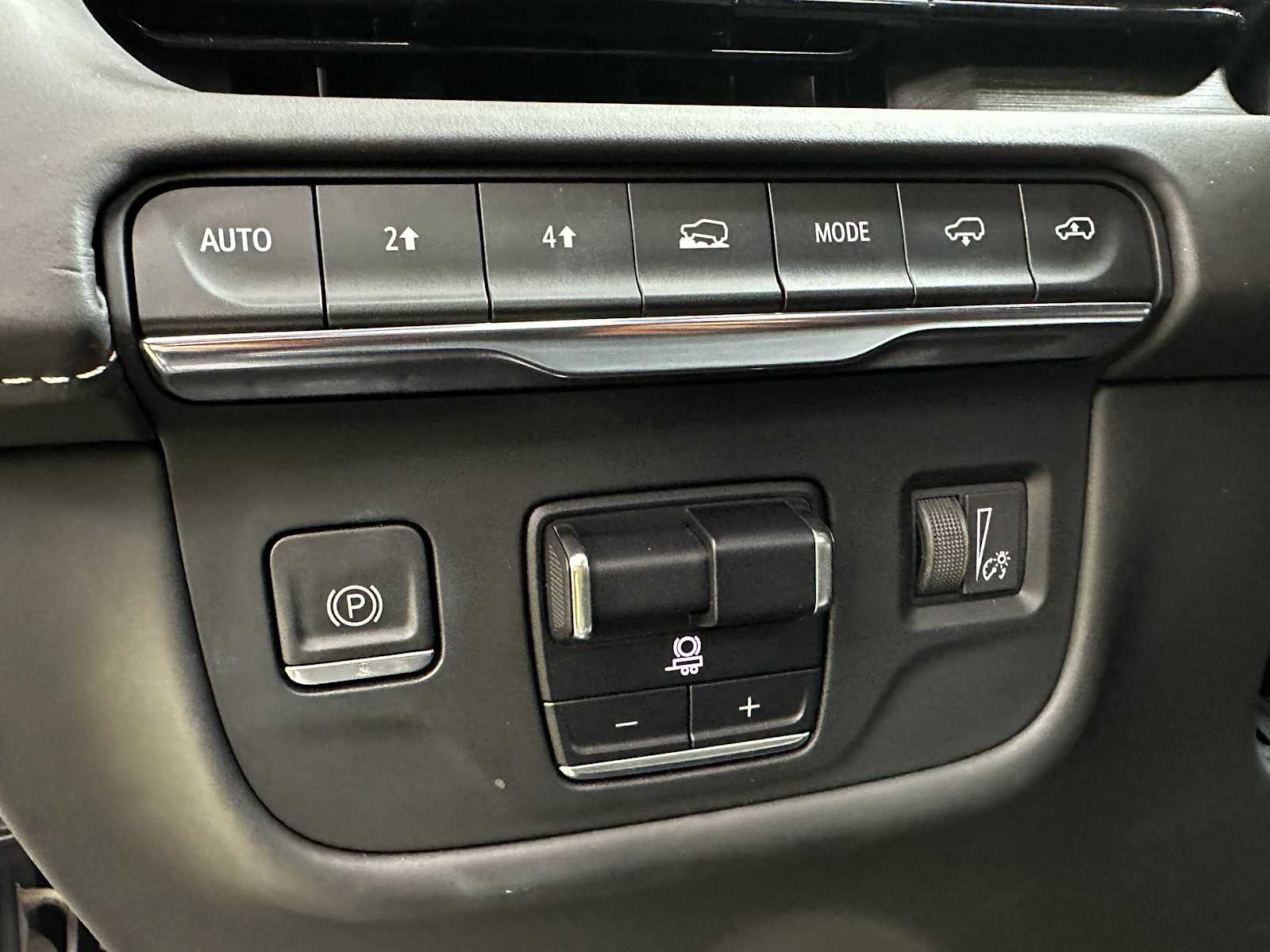 Used 2022 Satin Steel Metallic Cadillac Sport Platinum image 17