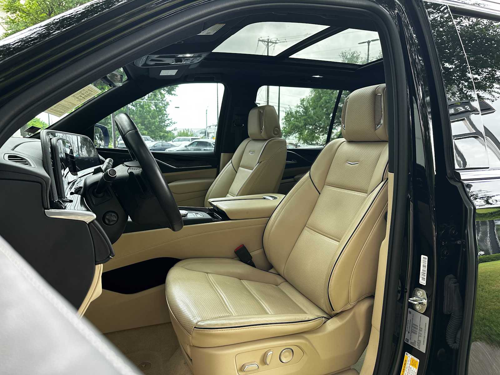 Certified Used 2023 Black Raven Cadillac Premium Luxury image 9