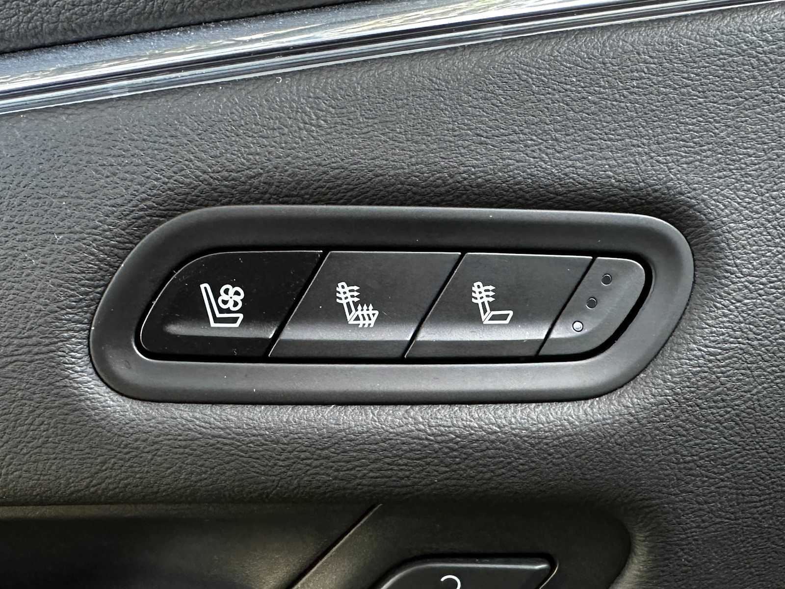Used 2021 Black Raven Cadillac Sport image 18