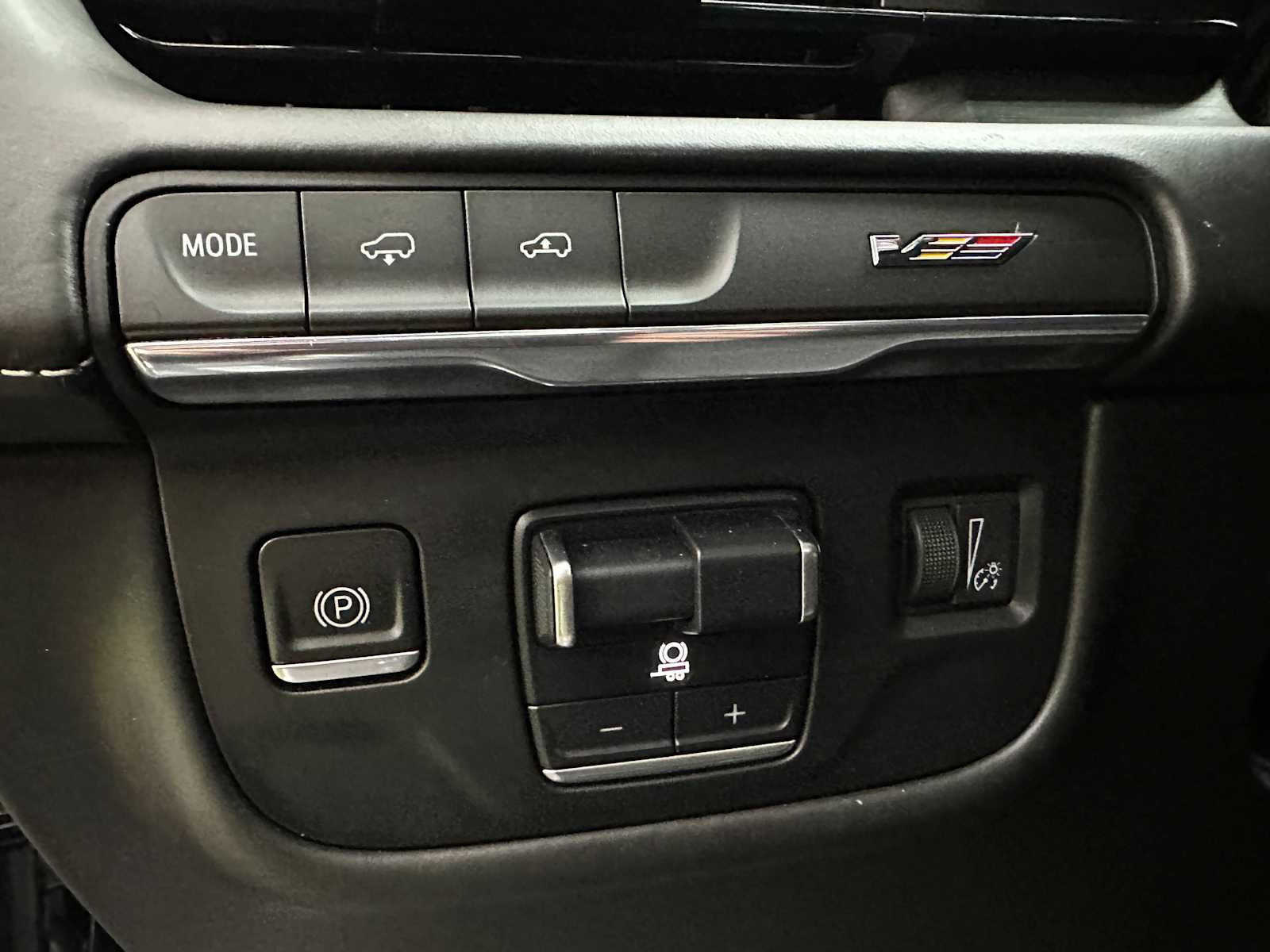 Used 2023 Argent Silver Metallic Cadillac AWD V-Series image 16