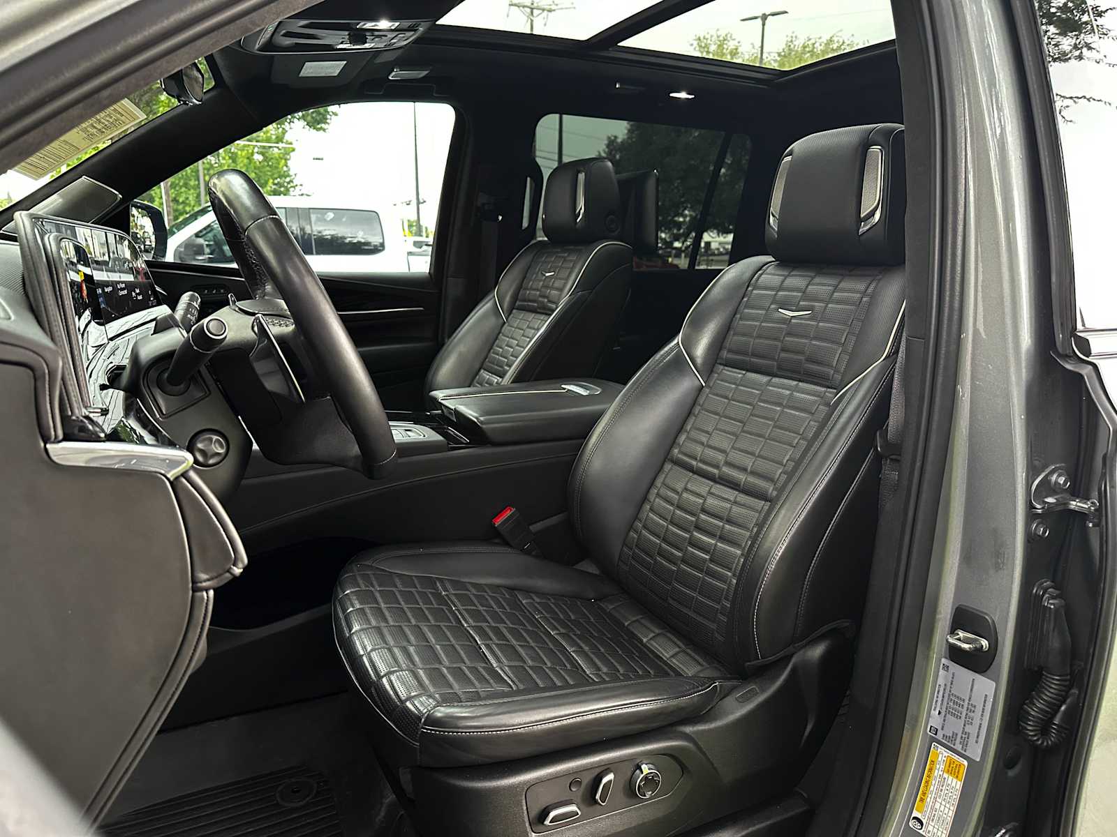 Used 2023 Argent Silver Metallic Cadillac AWD V-Series image 9