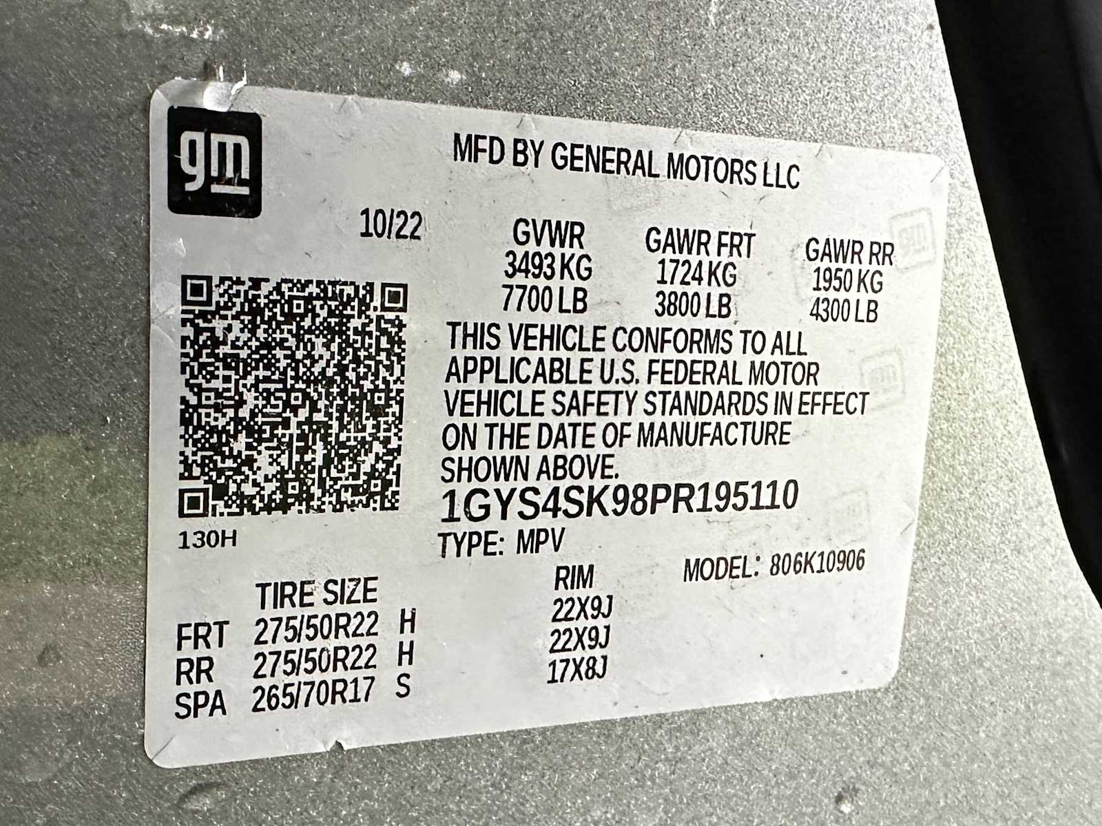 Used 2023 Argent Silver Metallic Cadillac AWD V-Series image 25