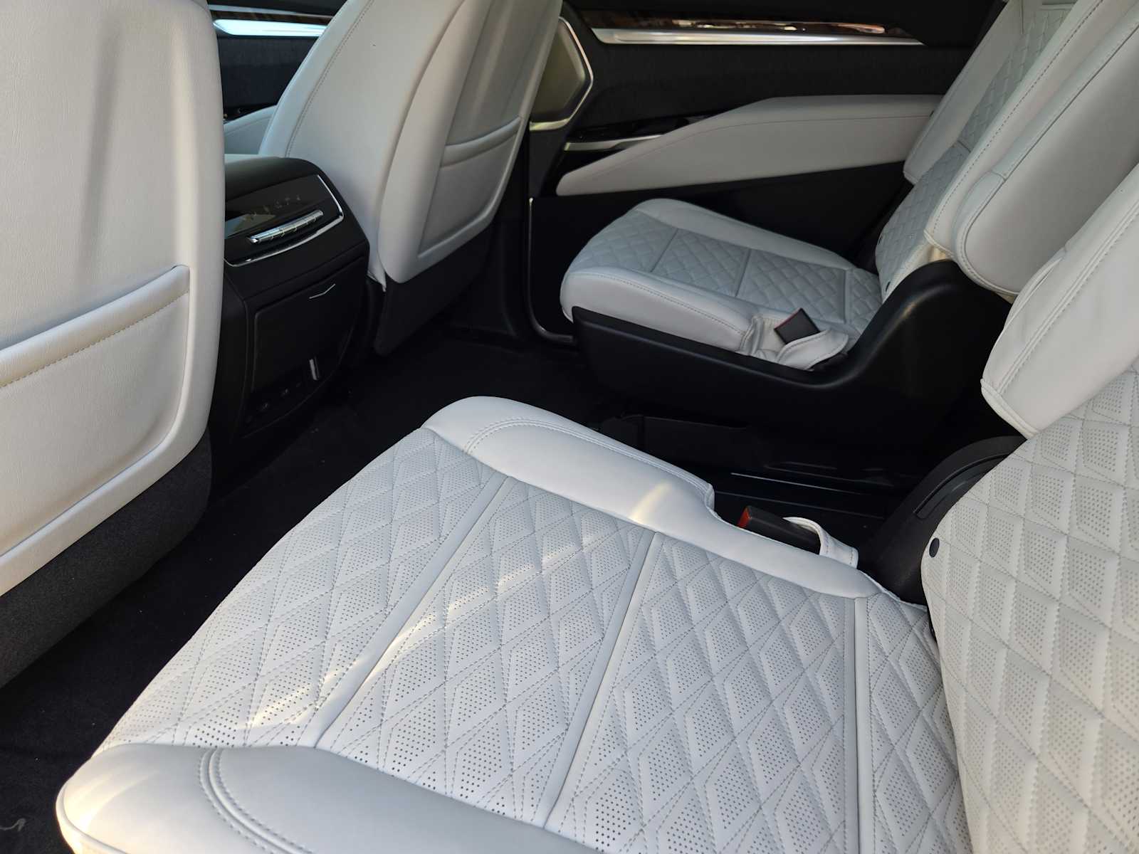 2027 Cadillac Escalade Platinum Sport - Photo 19