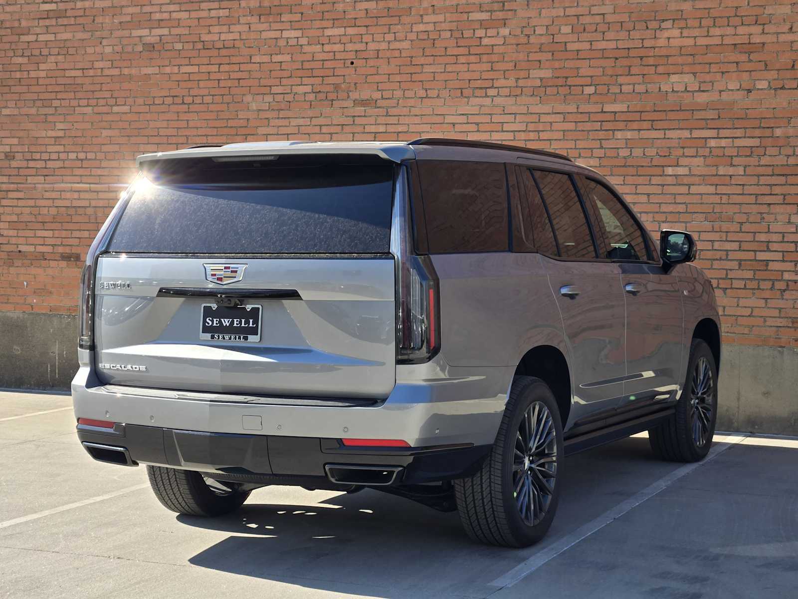 2027 Cadillac Escalade Platinum Sport - Photo 4