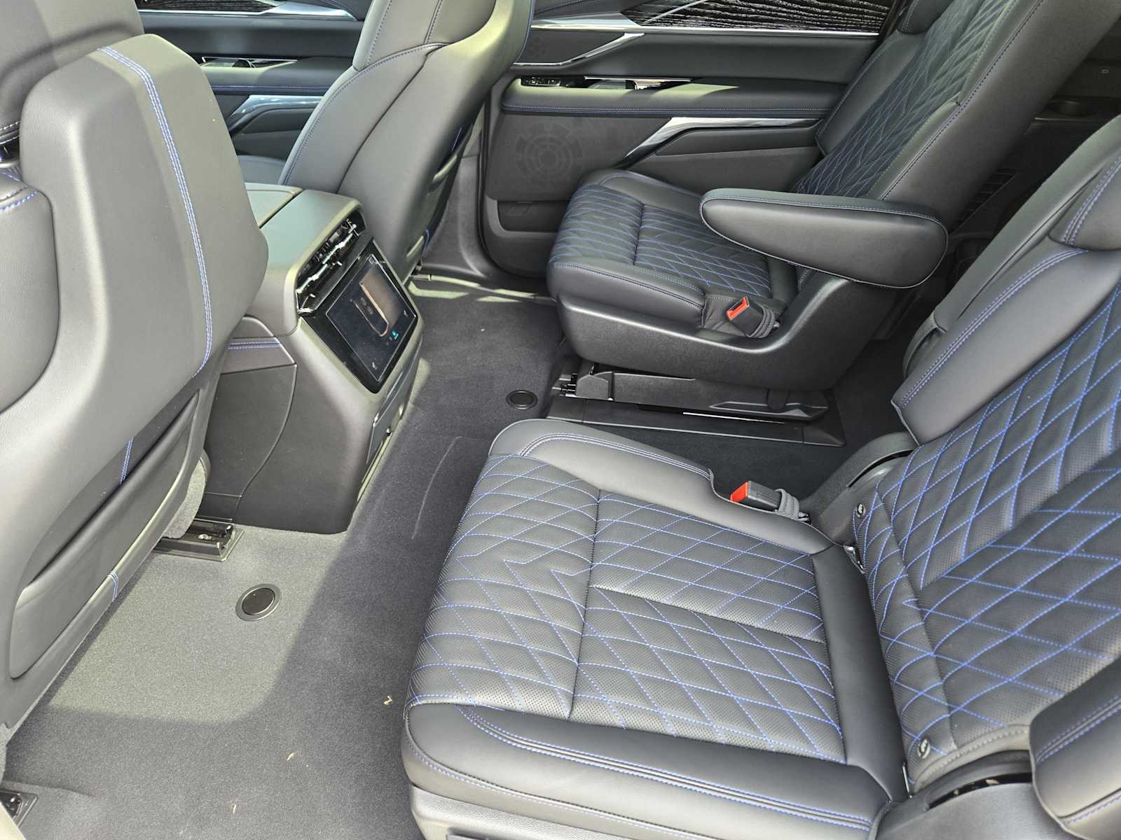2026 Cadillac Escalade IQ Luxury - Photo 18