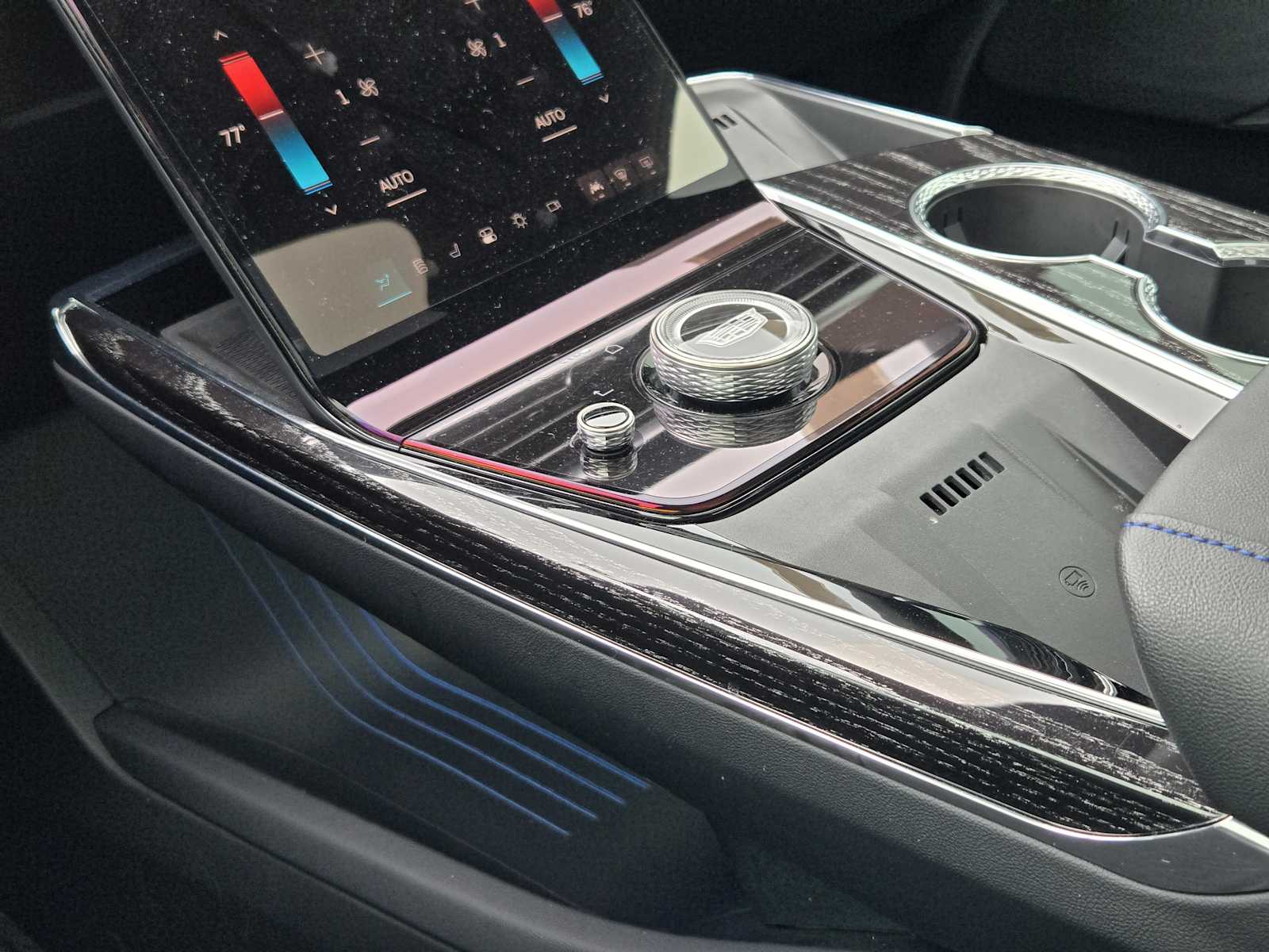 2026 Cadillac Escalade IQ Luxury - Photo 13