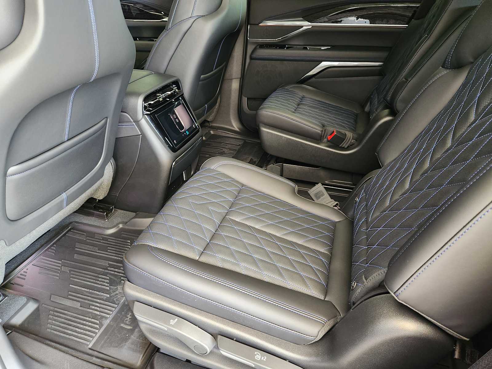 2026 Cadillac Escalade IQ Sport - Photo 20