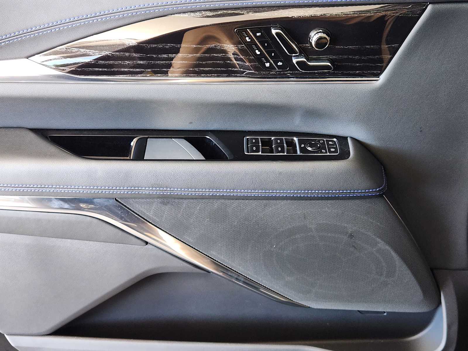 2026 Cadillac Escalade IQ Sport - Photo 16