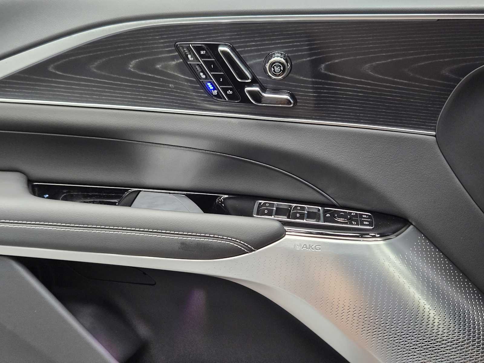 2026 Cadillac LYRIQ V - Photo 14