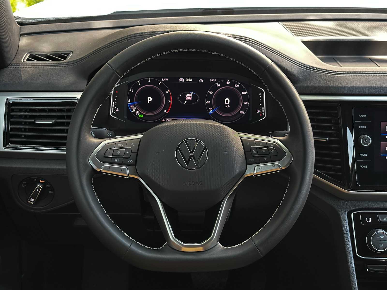Used 2022 Pure White Volkswagen 2.0T SEL image 18