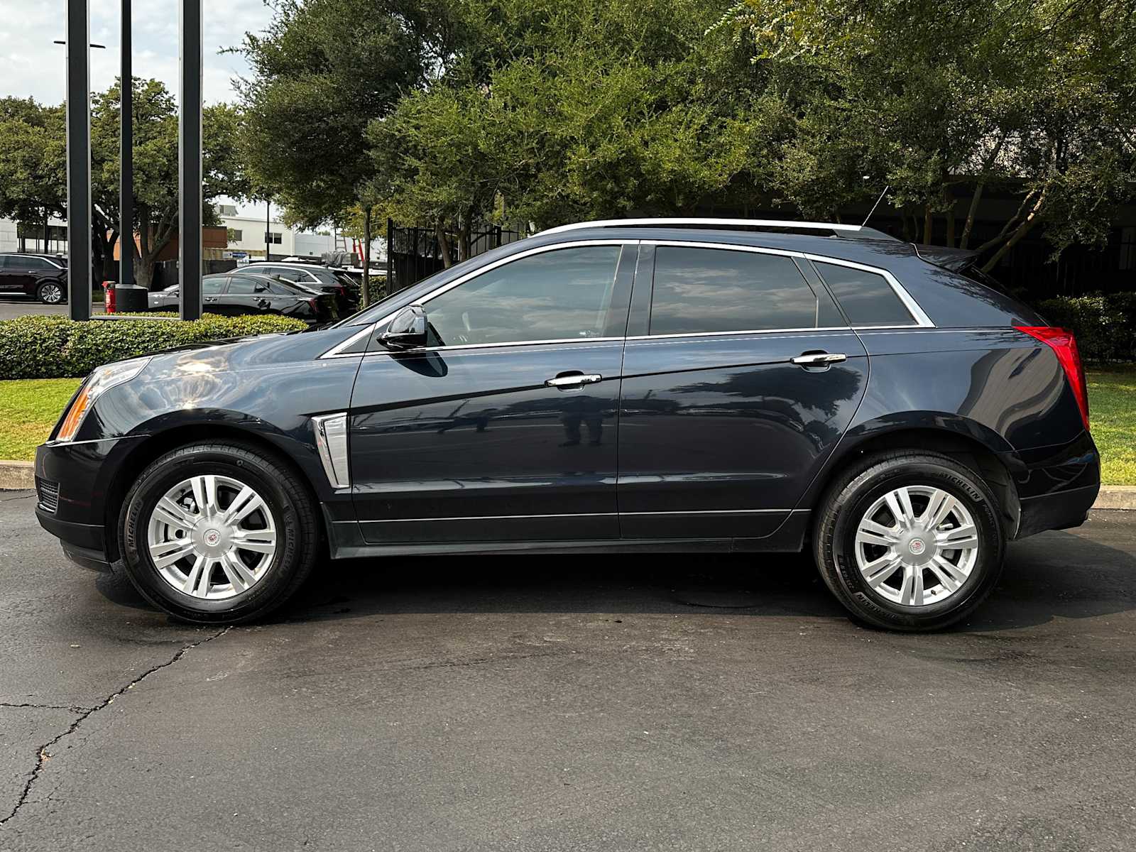 Used 2015 Sapphire Blue Metallic Cadillac Luxury Collection image 5