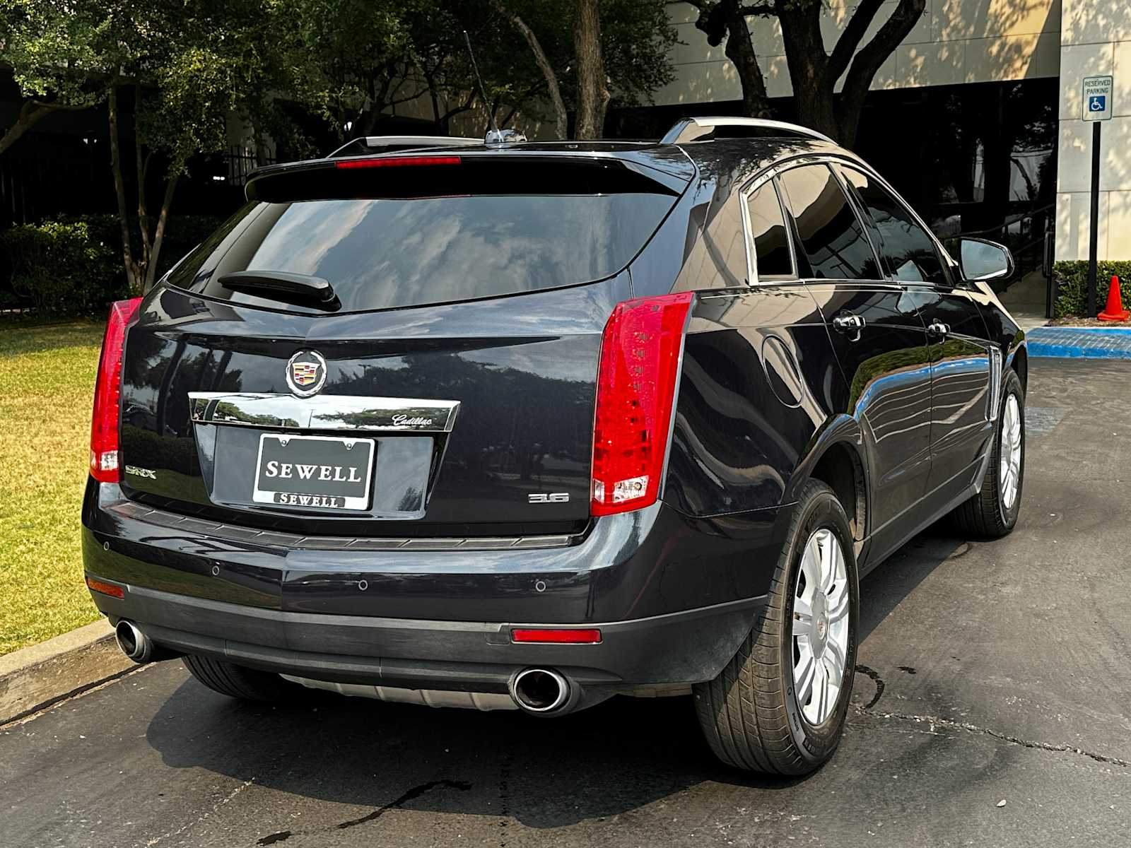 Used 2015 Sapphire Blue Metallic Cadillac Luxury Collection image 4