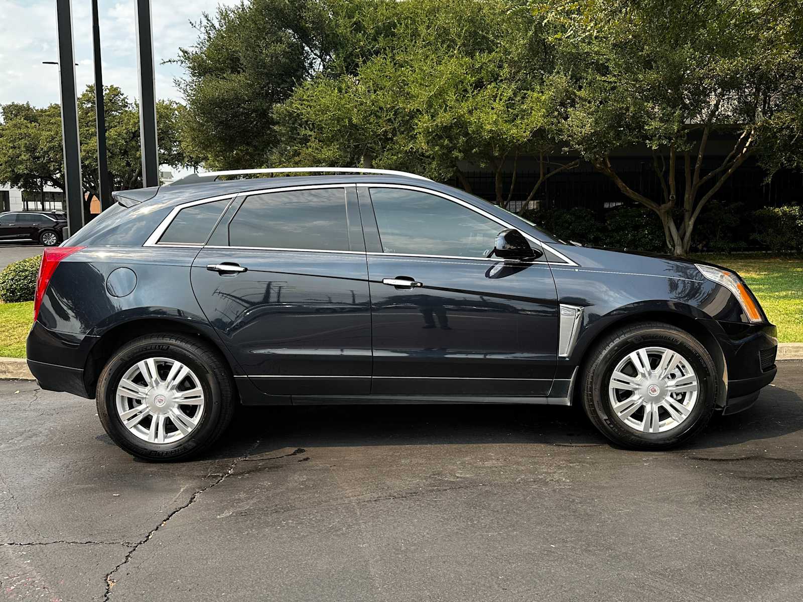 Used 2015 Sapphire Blue Metallic Cadillac Luxury Collection image 6