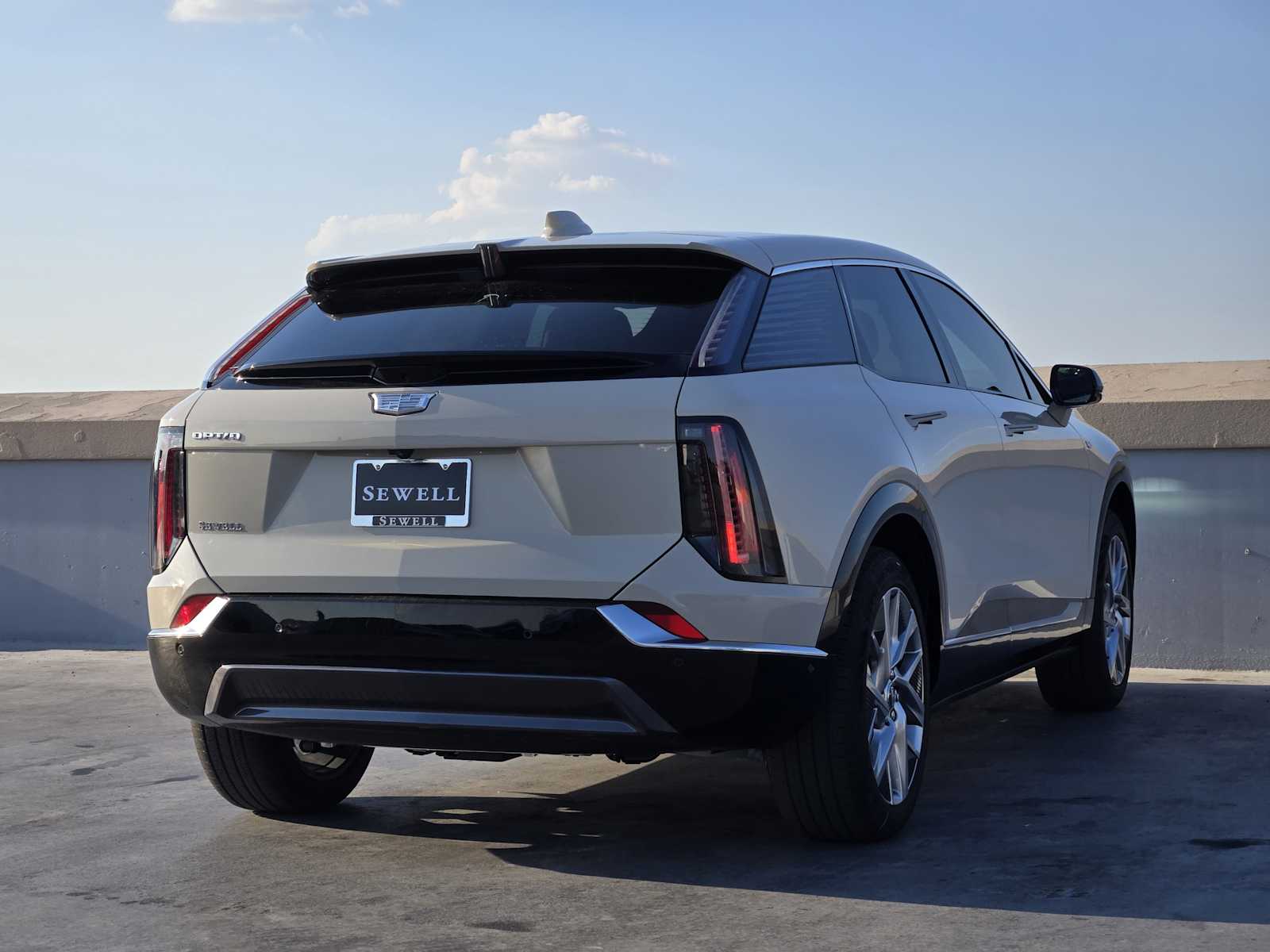 2027 Cadillac OPTIQ Luxury - Photo 4