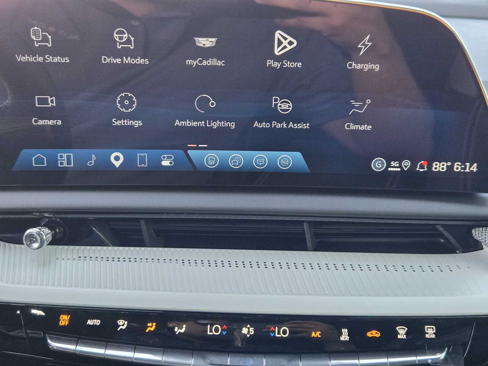 2027 Cadillac OPTIQ Luxury - Photo 11