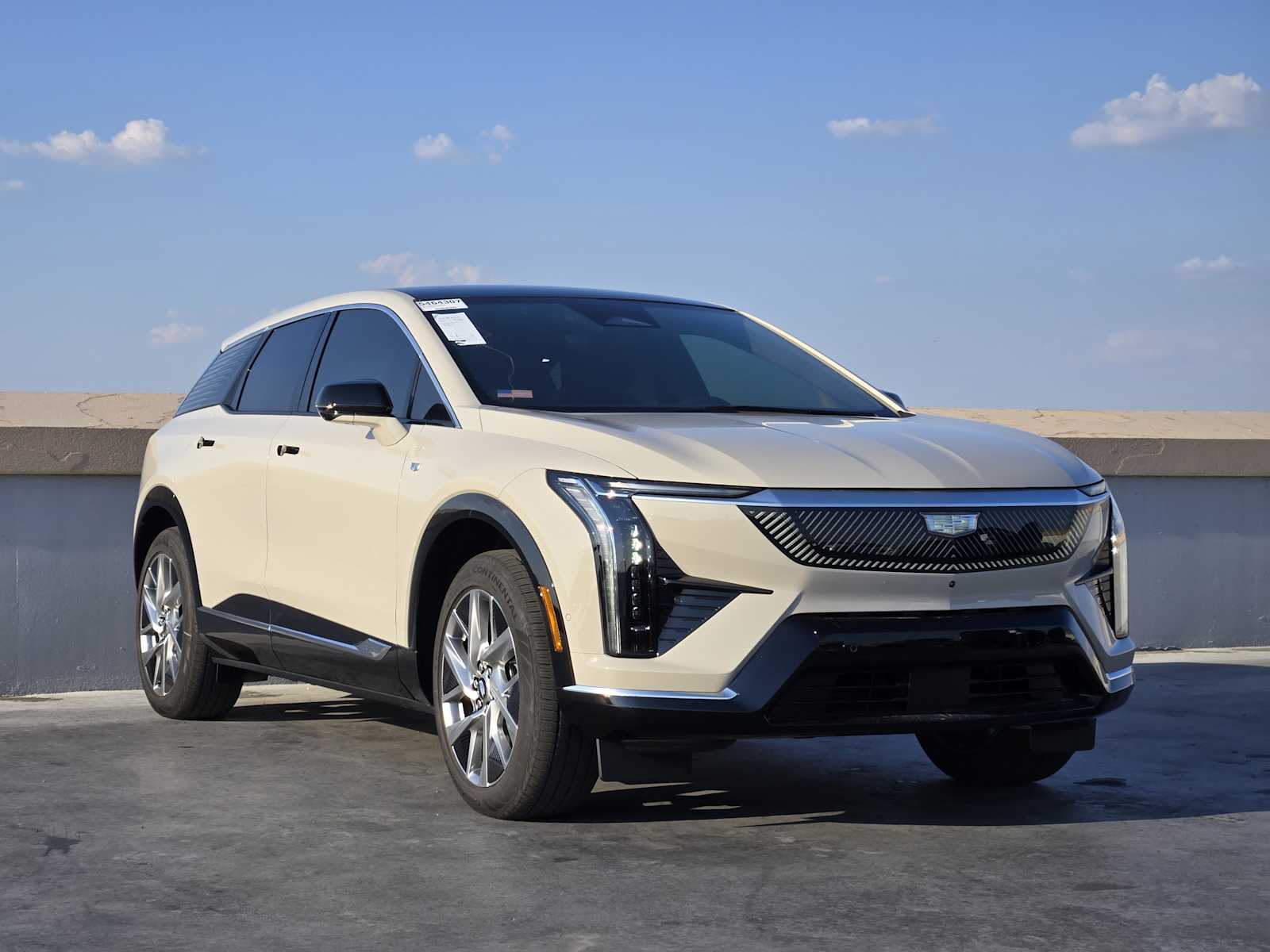 2027 Cadillac OPTIQ Luxury - Photo 2