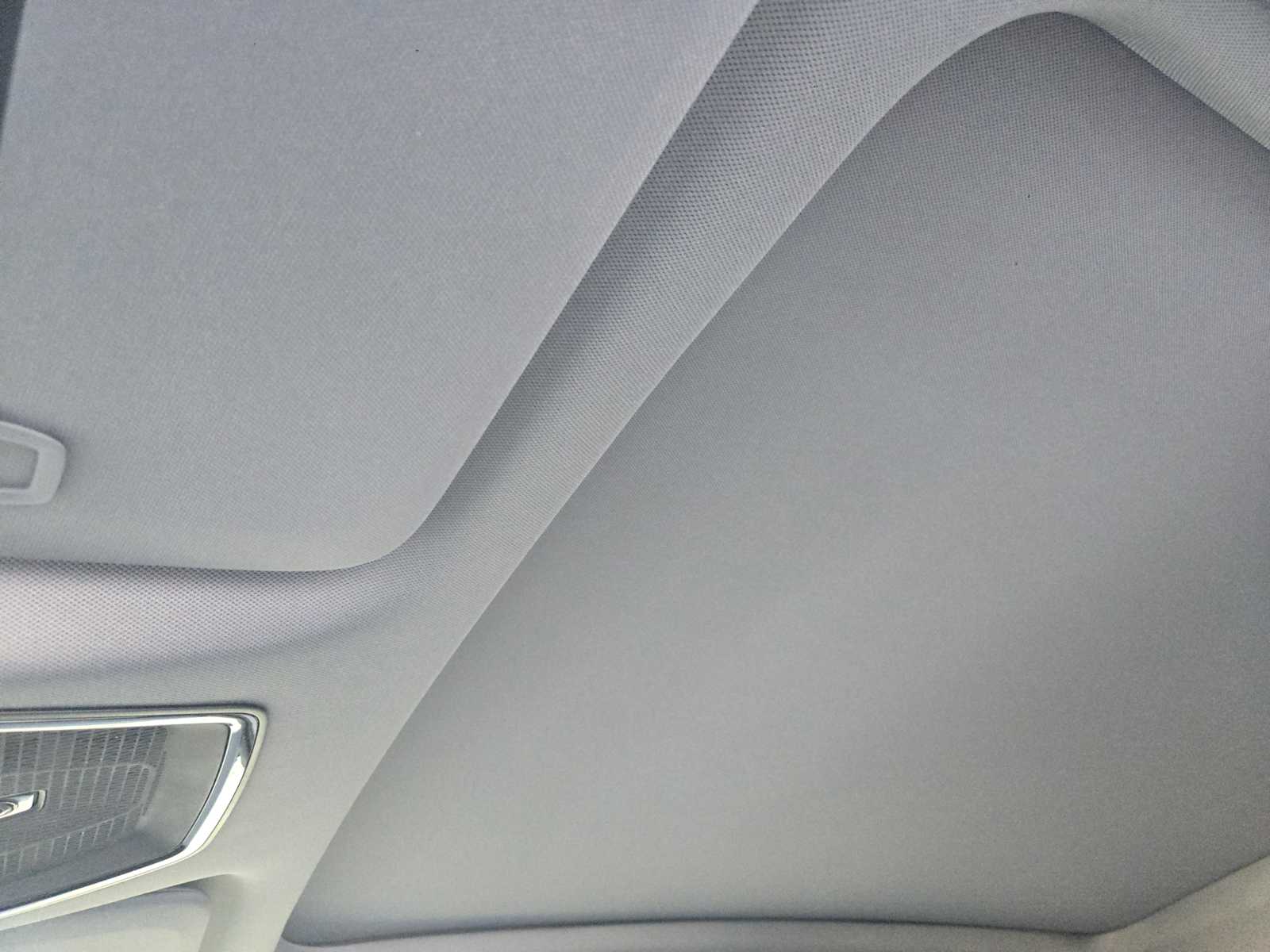 2027 Cadillac OPTIQ Luxury - Photo 17