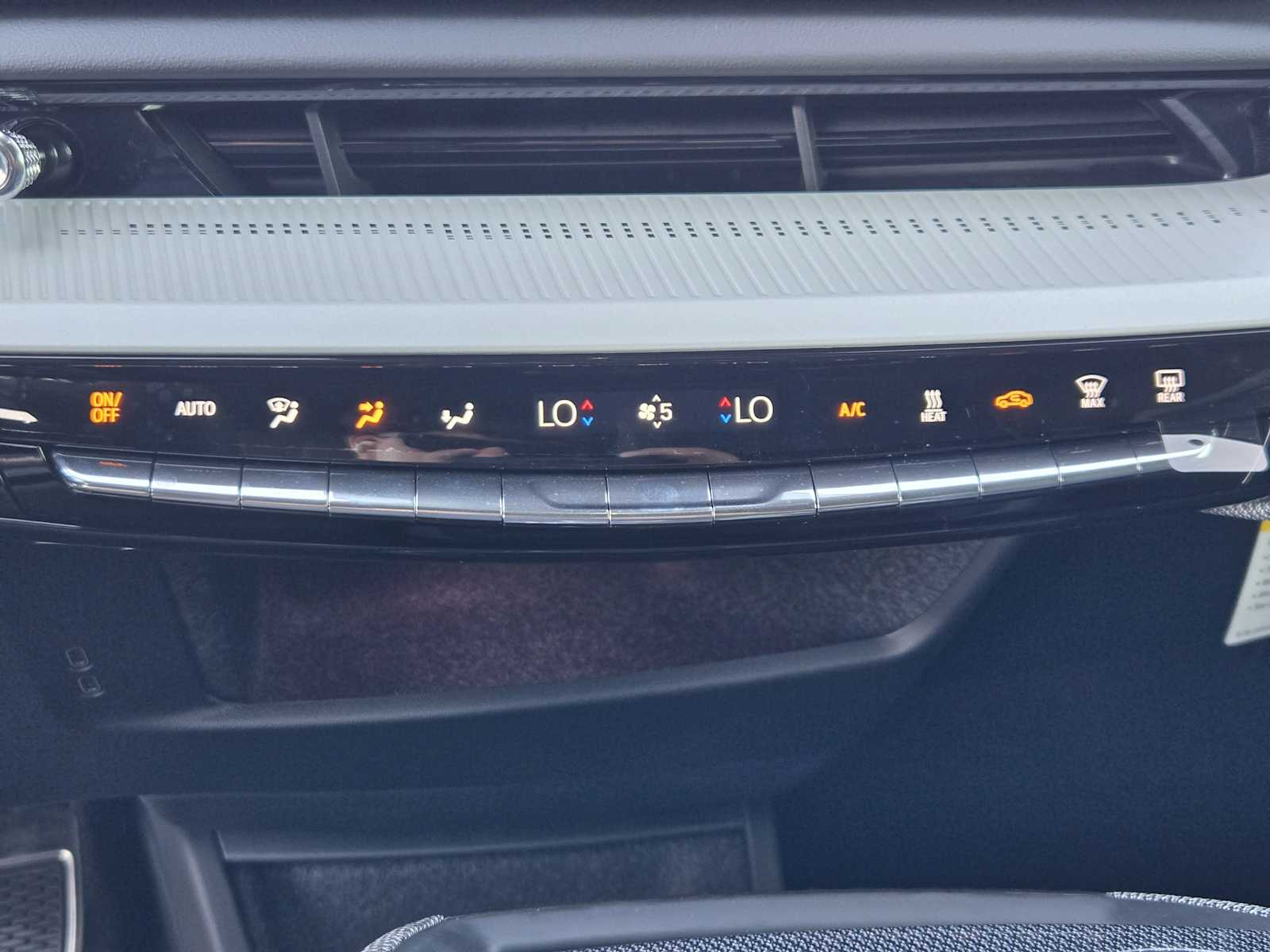2027 Cadillac OPTIQ Luxury - Photo 13