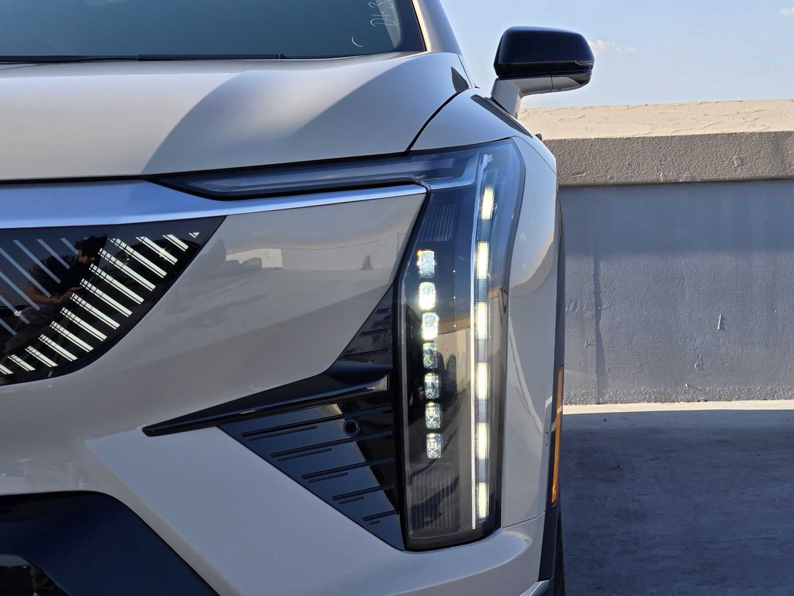 2027 Cadillac OPTIQ Luxury - Photo 5
