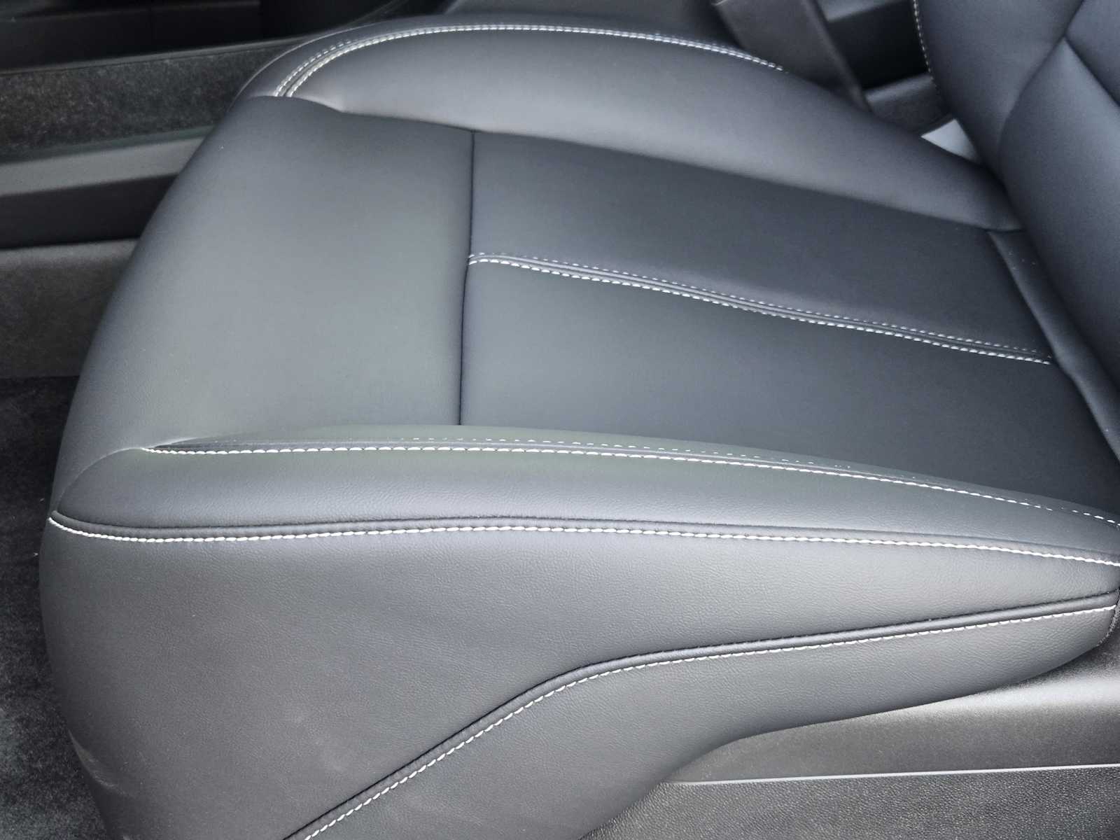2027 Cadillac OPTIQ Luxury - Photo 16