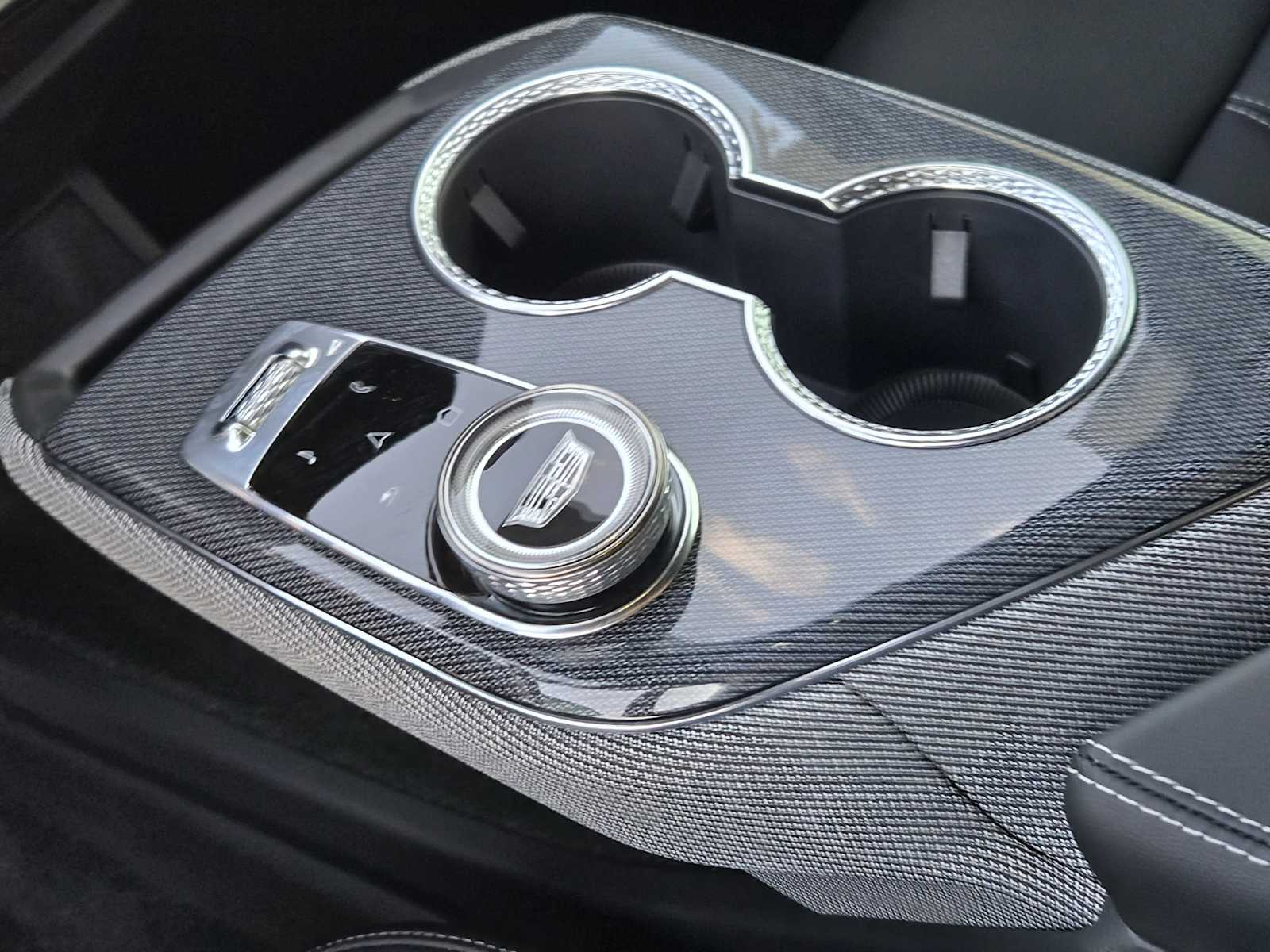 2027 Cadillac OPTIQ Luxury - Photo 14