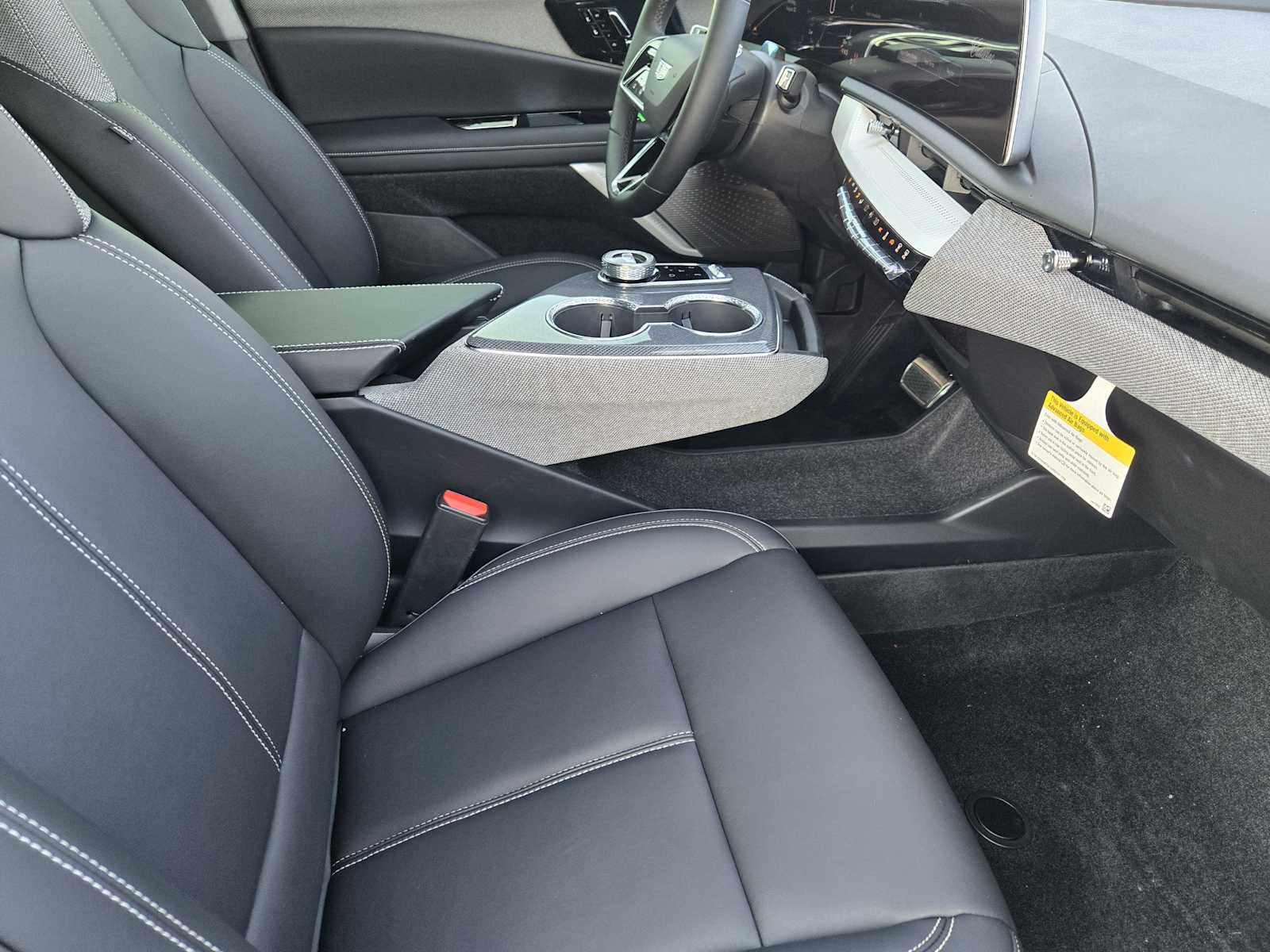 2027 Cadillac OPTIQ Luxury - Photo 9
