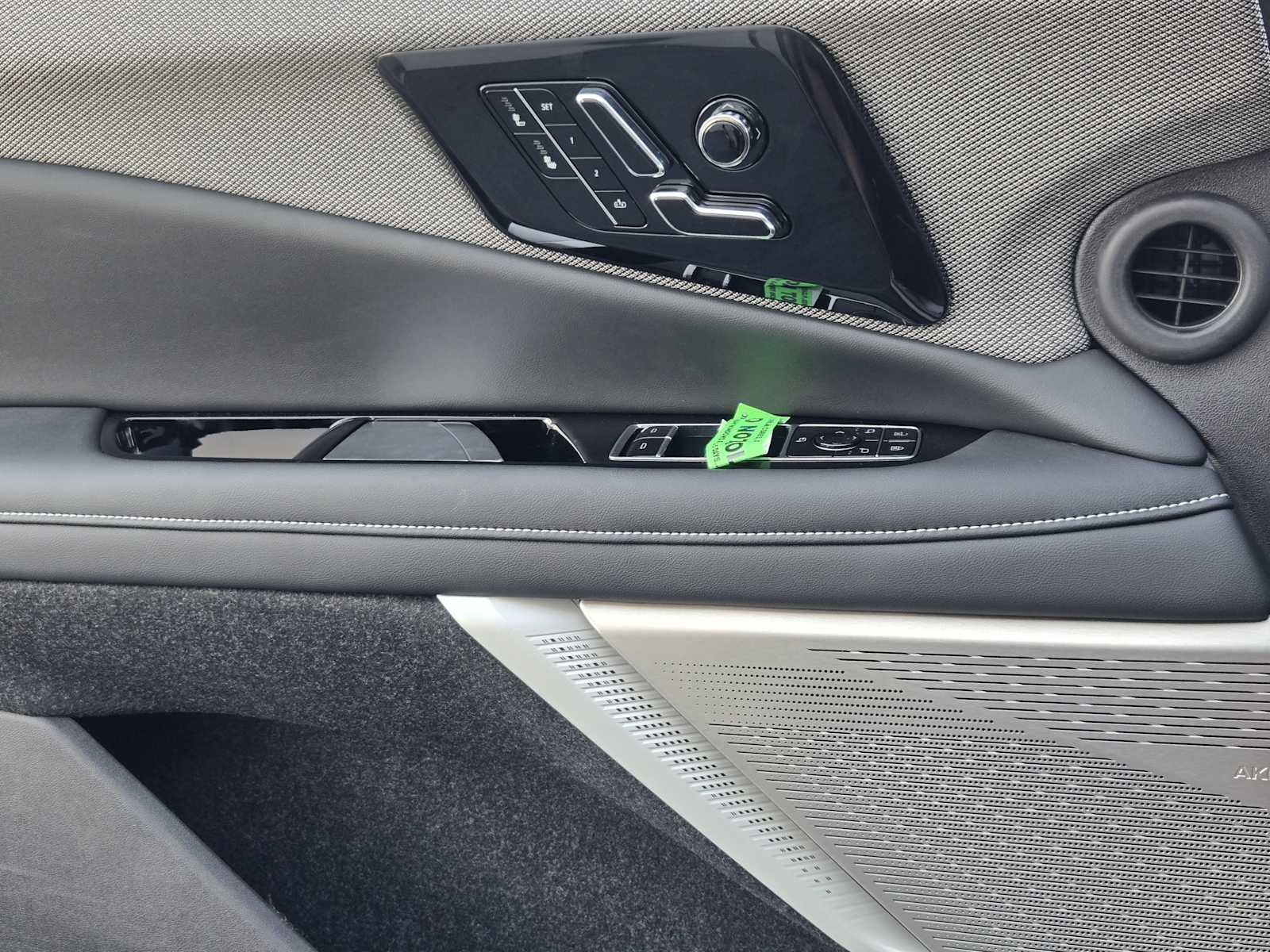 2027 Cadillac OPTIQ Luxury - Photo 15