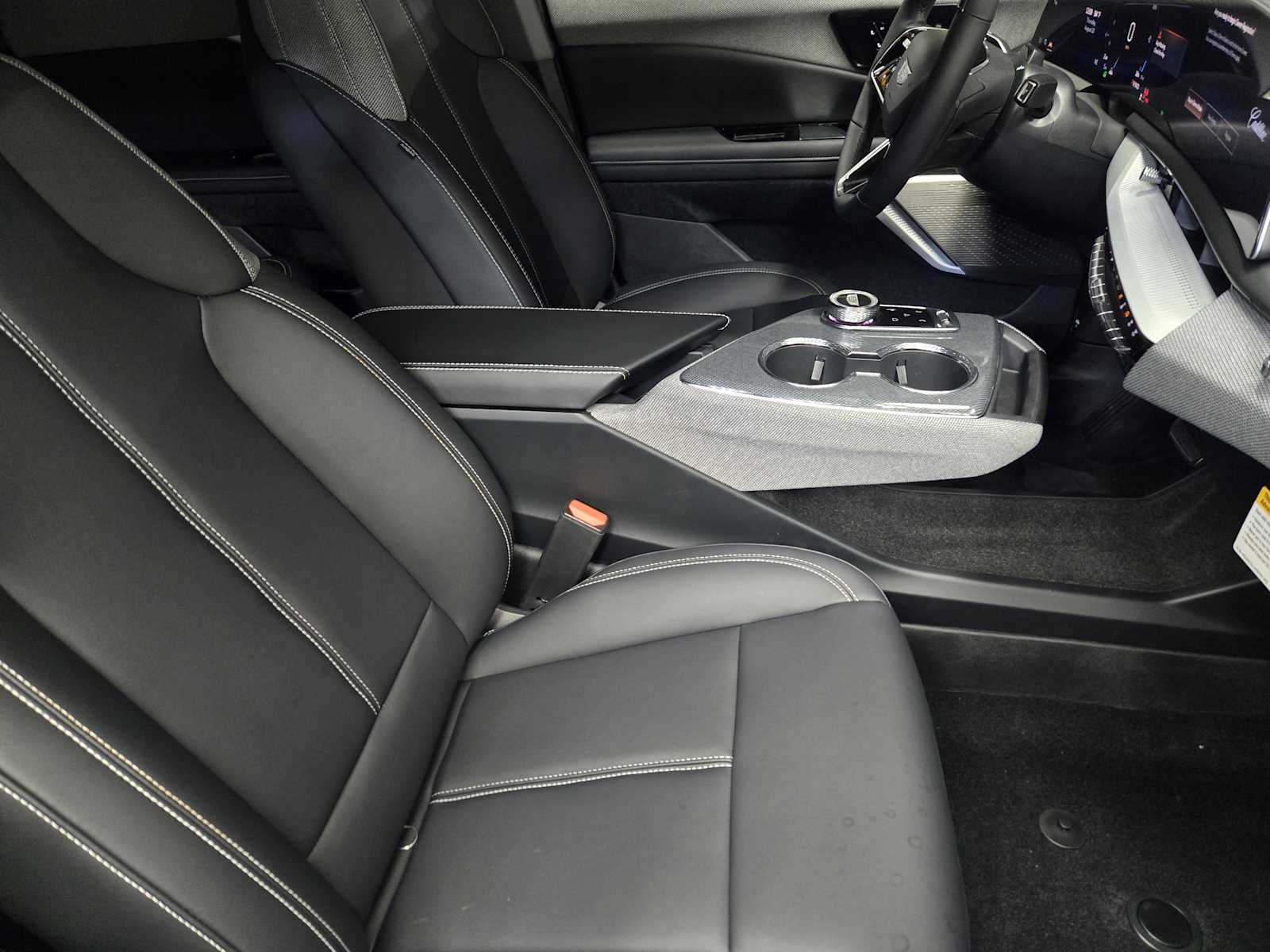 2027 Cadillac OPTIQ Luxury - Photo 9