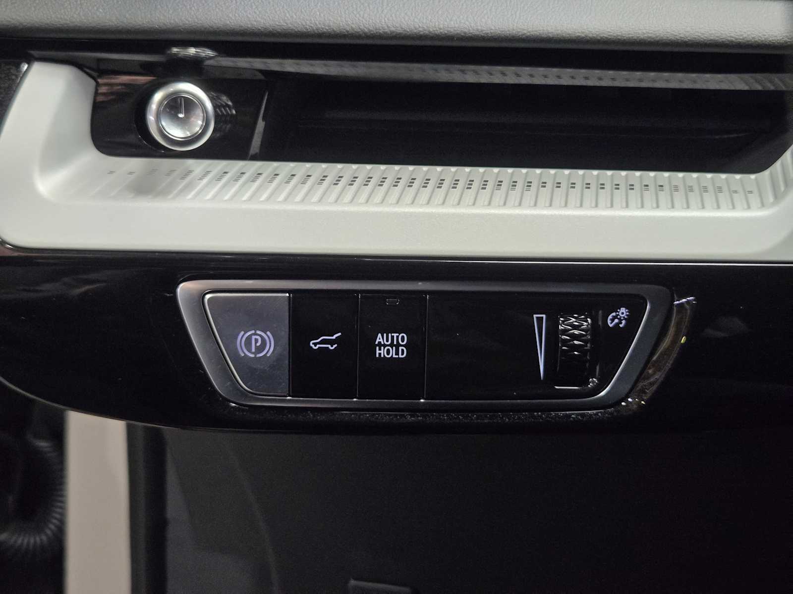 2027 Cadillac OPTIQ Luxury - Photo 15