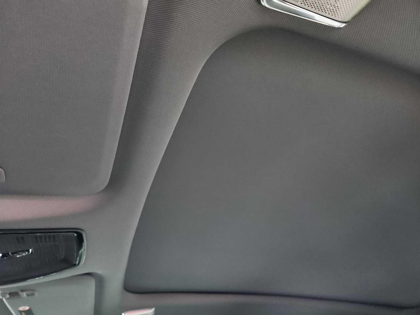 2026 Cadillac OPTIQ V-Series - Photo 17