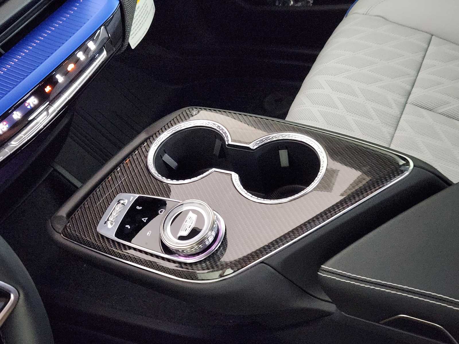 2026 Cadillac OPTIQ V-Series - Photo 13