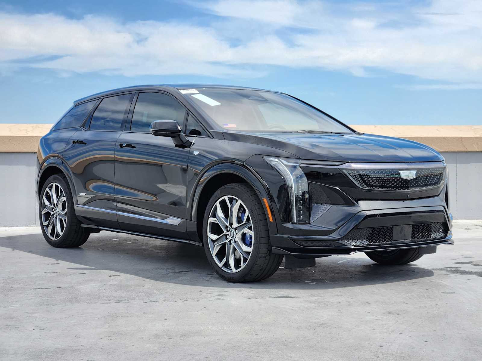 2026 Cadillac OPTIQ V-Series - Photo 2