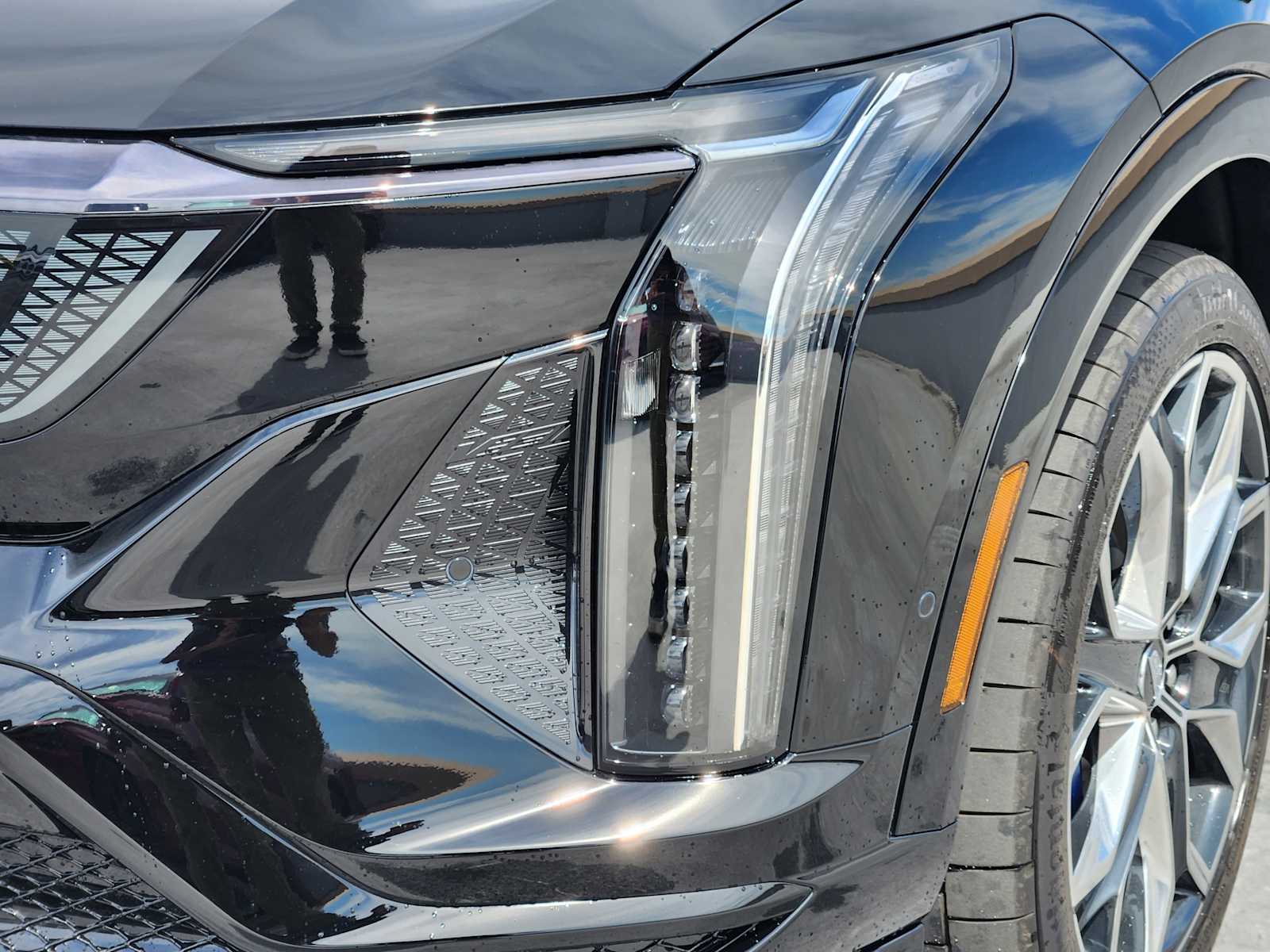 2026 Cadillac OPTIQ V-Series - Photo 5